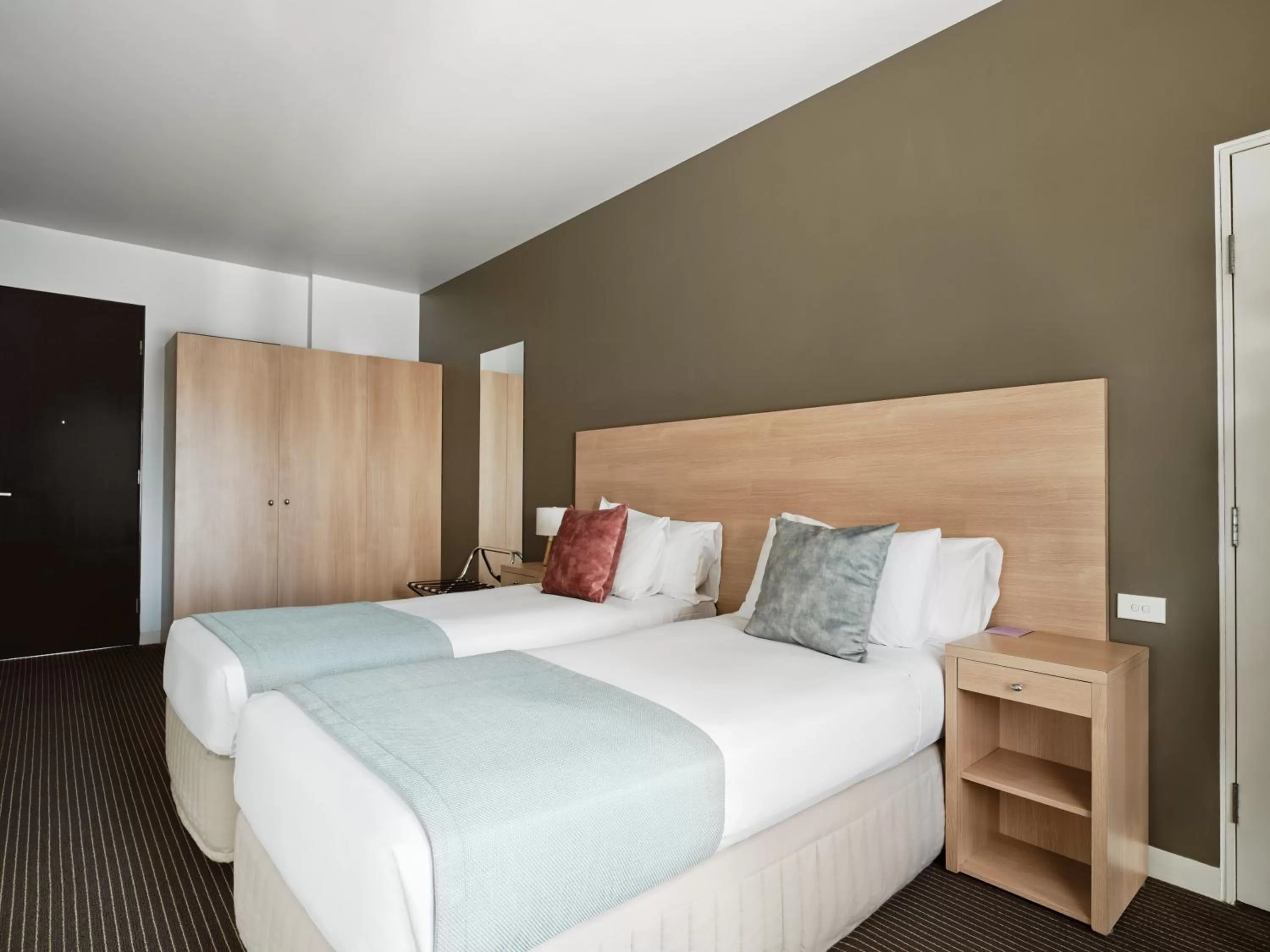 Superior Twin Room in Saint Kilda Beach Hotel - formerly Rydges St Kilda