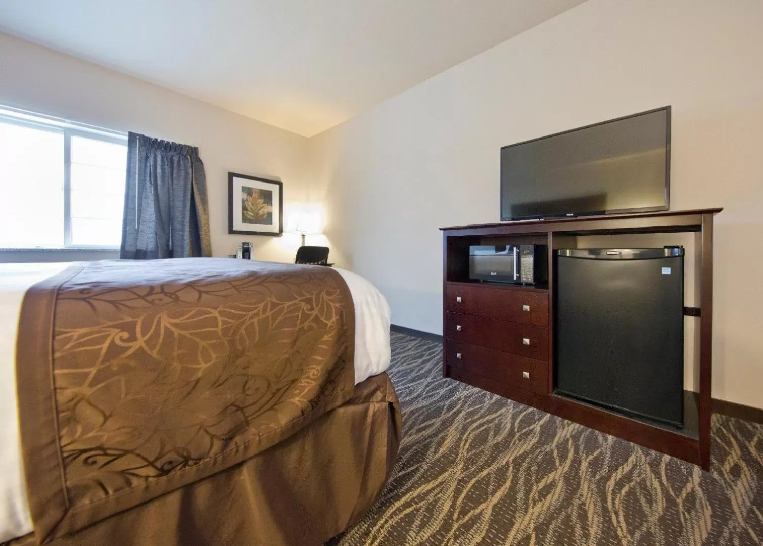 Deluxe Queen Room in Cobblestone Inn & Suites -Clarinda