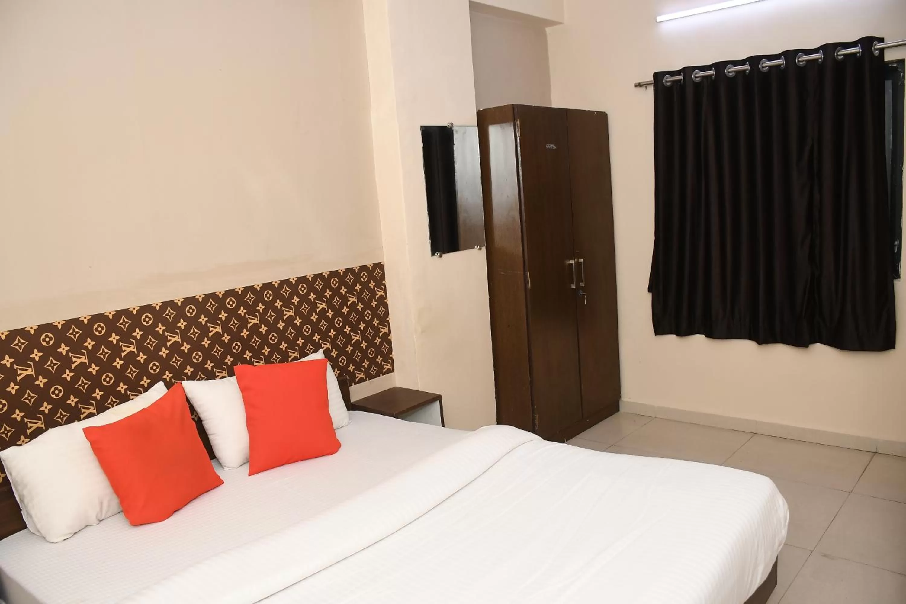 Deluxe Single Room - single occupancy in Hotel Nawanagar Residency