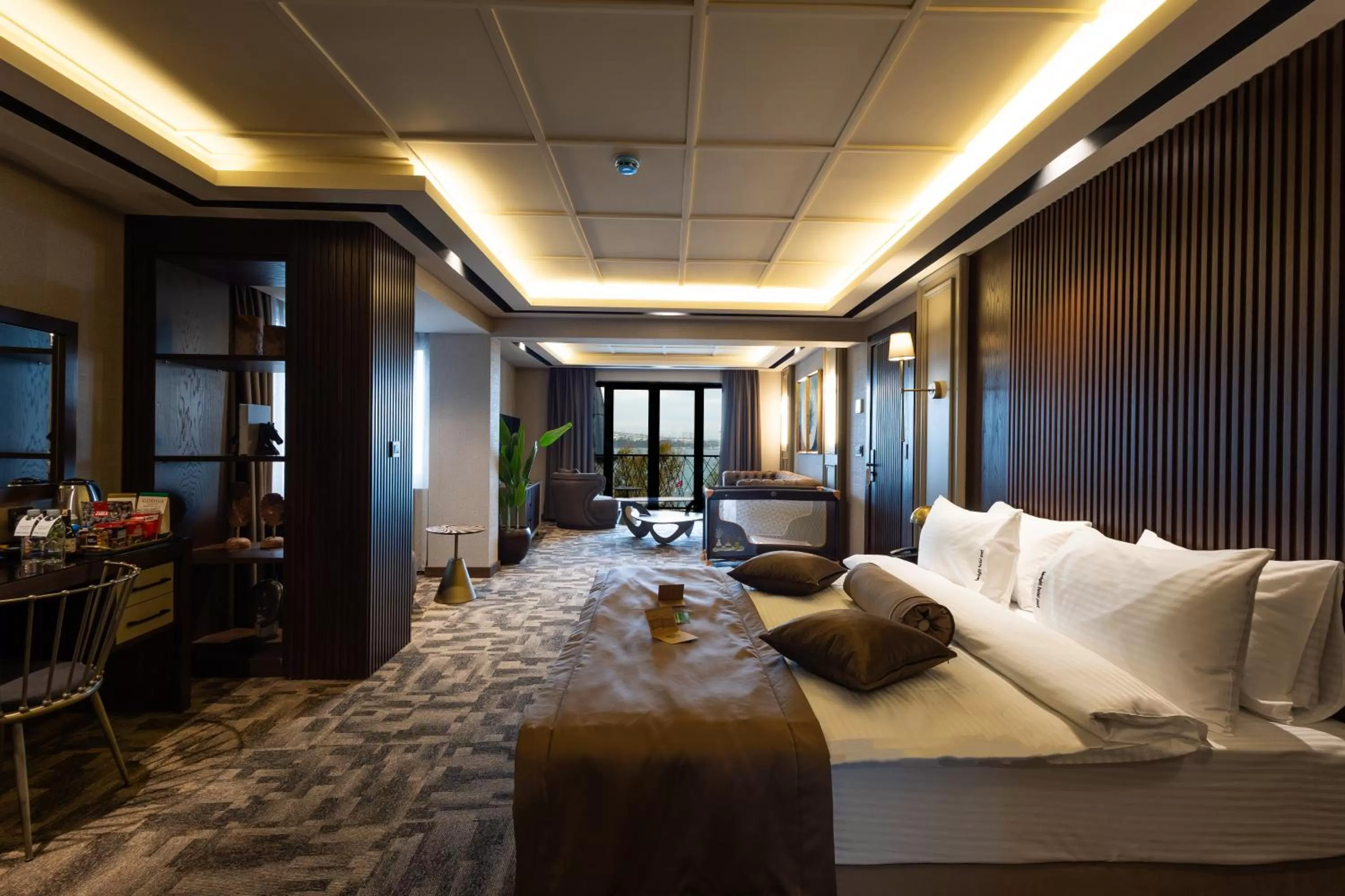 Queen Room with Sea View in Tonight Hotel Port