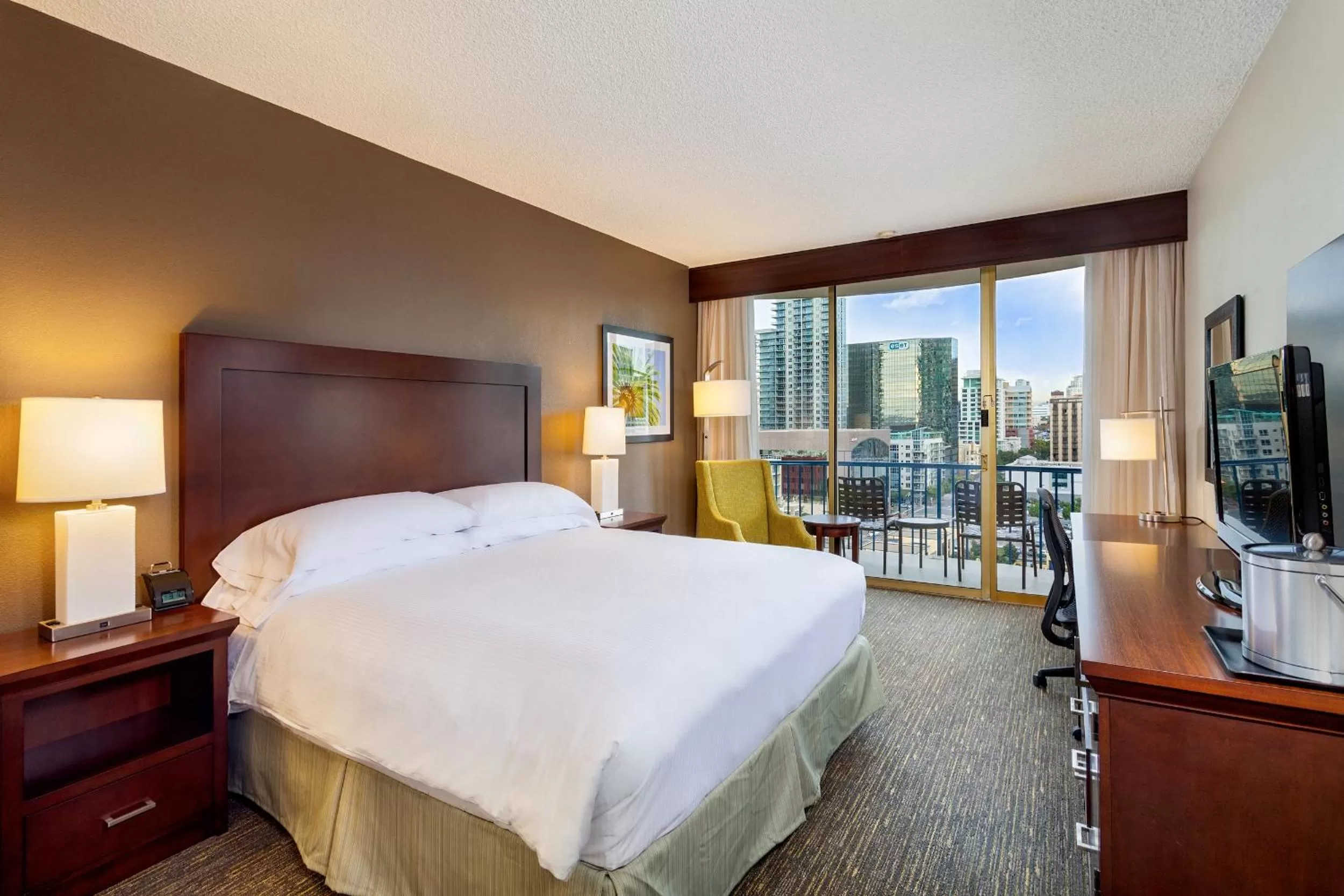 1 King Bed, Superior Room, Skyline View, Non-Smoking in Wyndham San Diego Bayside