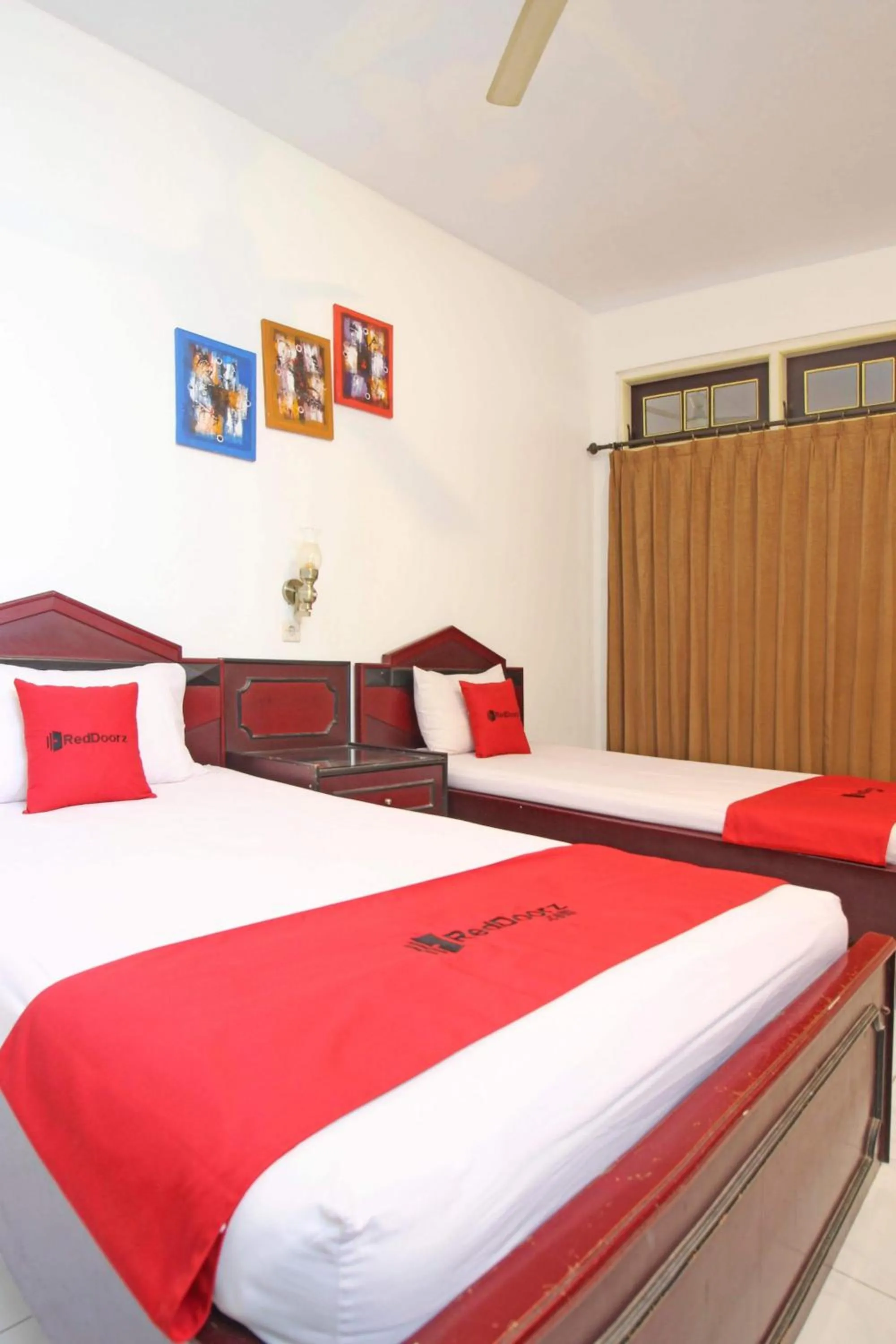 Deluxe Twin Room in RedDoorz near Pojok Beteng Prawirotaman