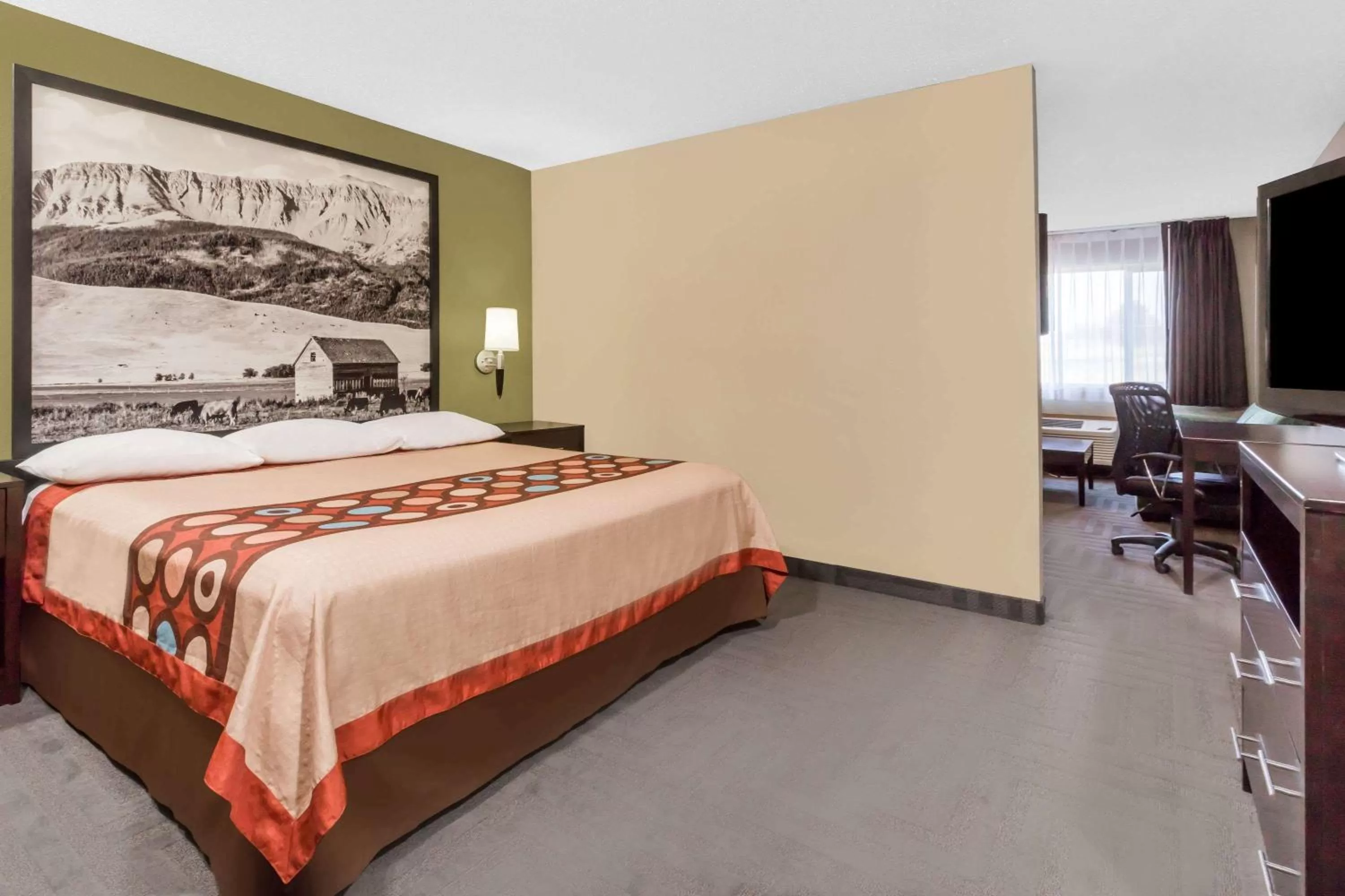 King Studio Suite - Non-Smoking in Super 8 by Wyndham LaGrande