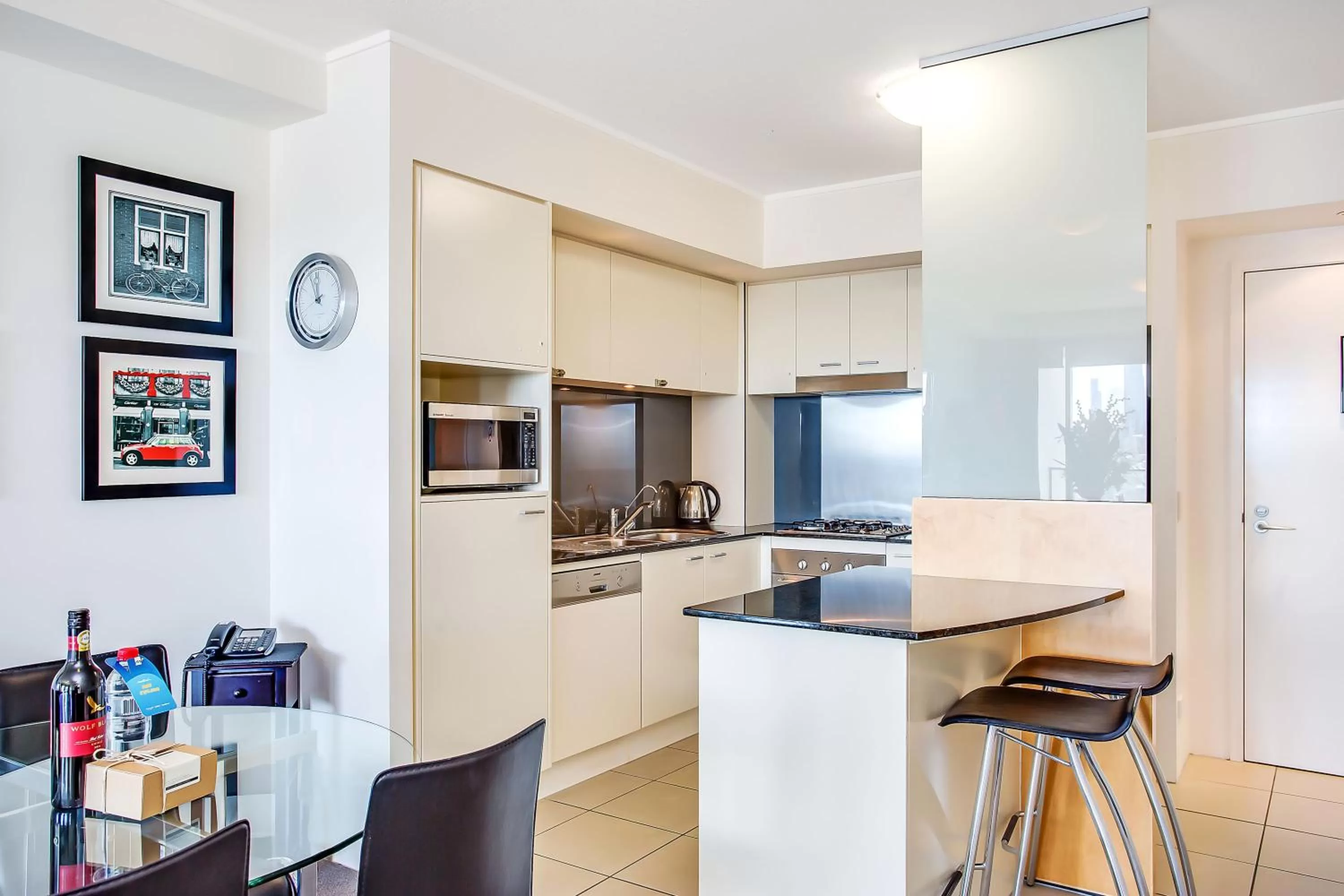 One-Bedroom Apartment in Mantra Broadbeach on the Park