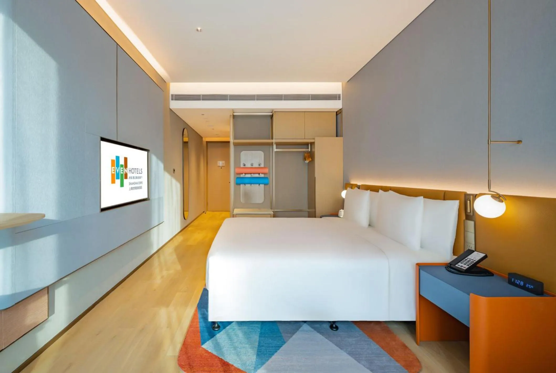 Standard Room in EVEN Hotels Shanghai Expo by IHG