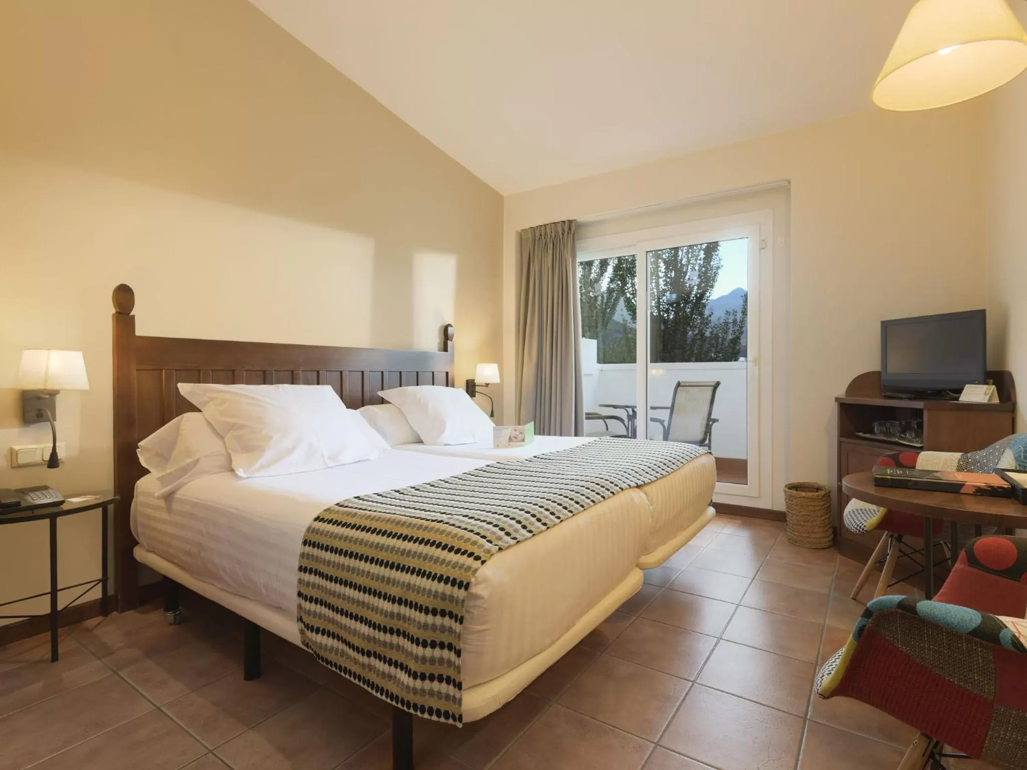 Double or Twin Room with Mountain View in Hotel Fuerte Grazalema