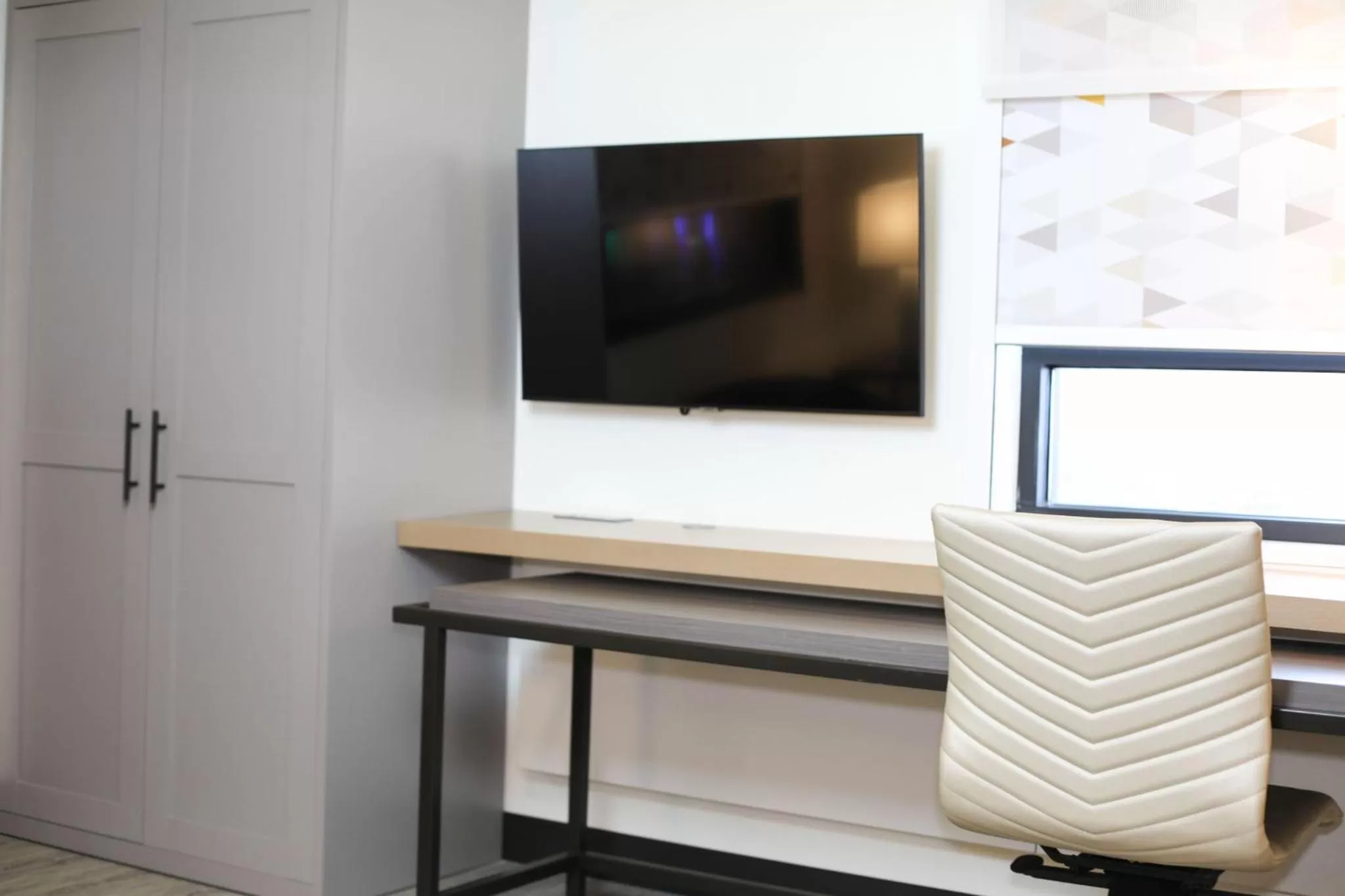 One-Bedroom King Suite in Holiday Inn & Suites St. Cloud by IHG