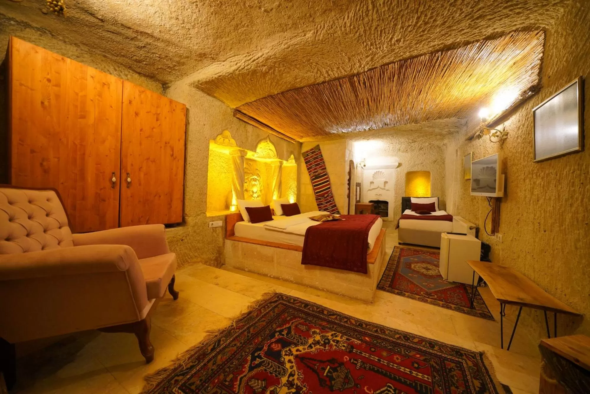 Triple Cave Room in Cappadocia Nar Cave House & Swimming Pool