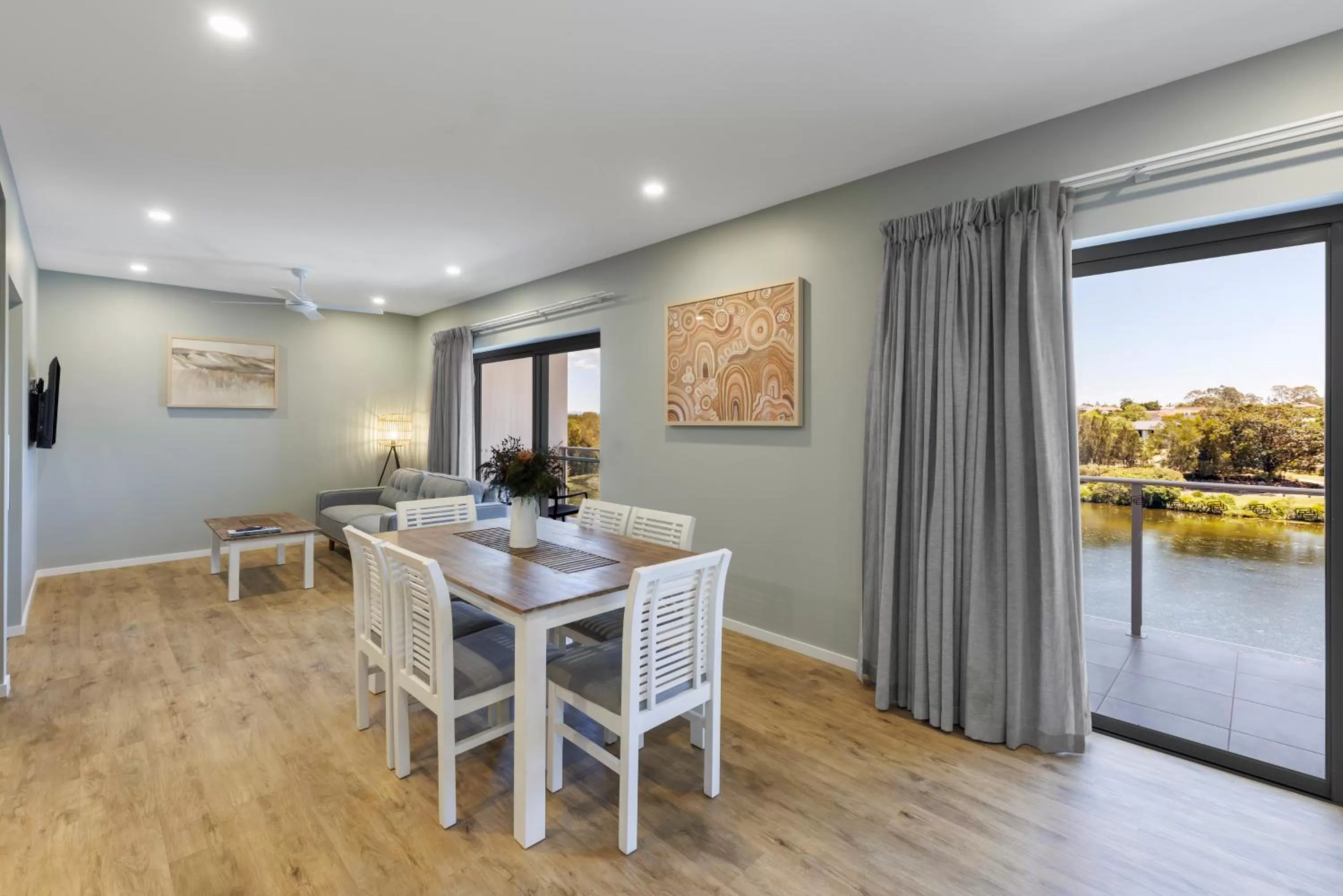 Two-Bedroom Apartment in Best Western Plus North Lakes Hotel