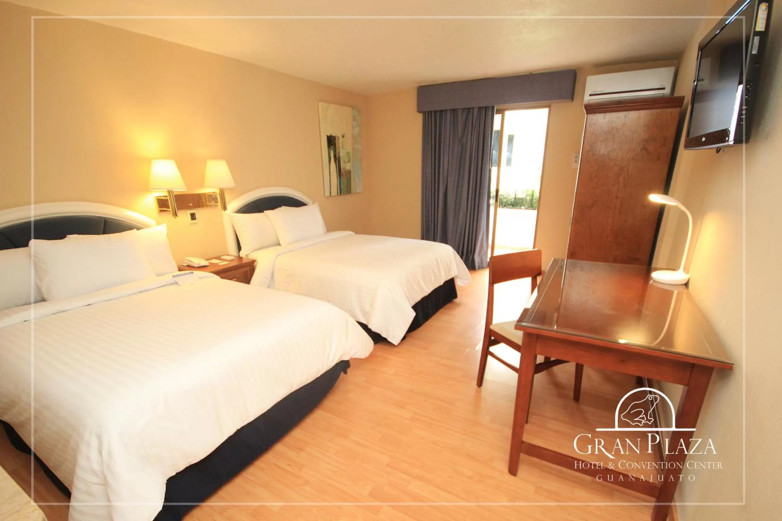 Double Room with Two Double Beds in Hotel Gran Plaza & Convention Center