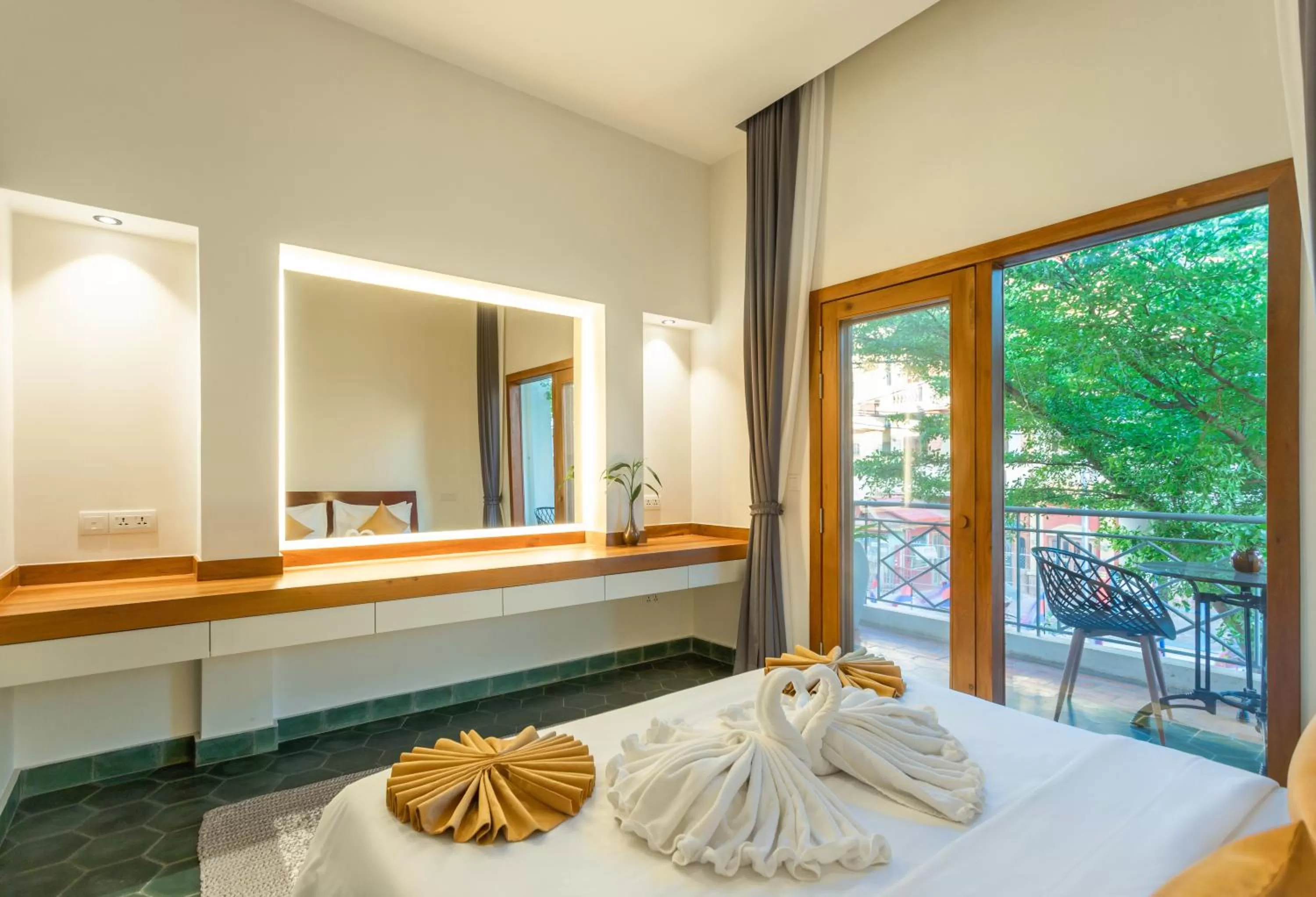 Three-Bedroom Suite in Baahu Villa