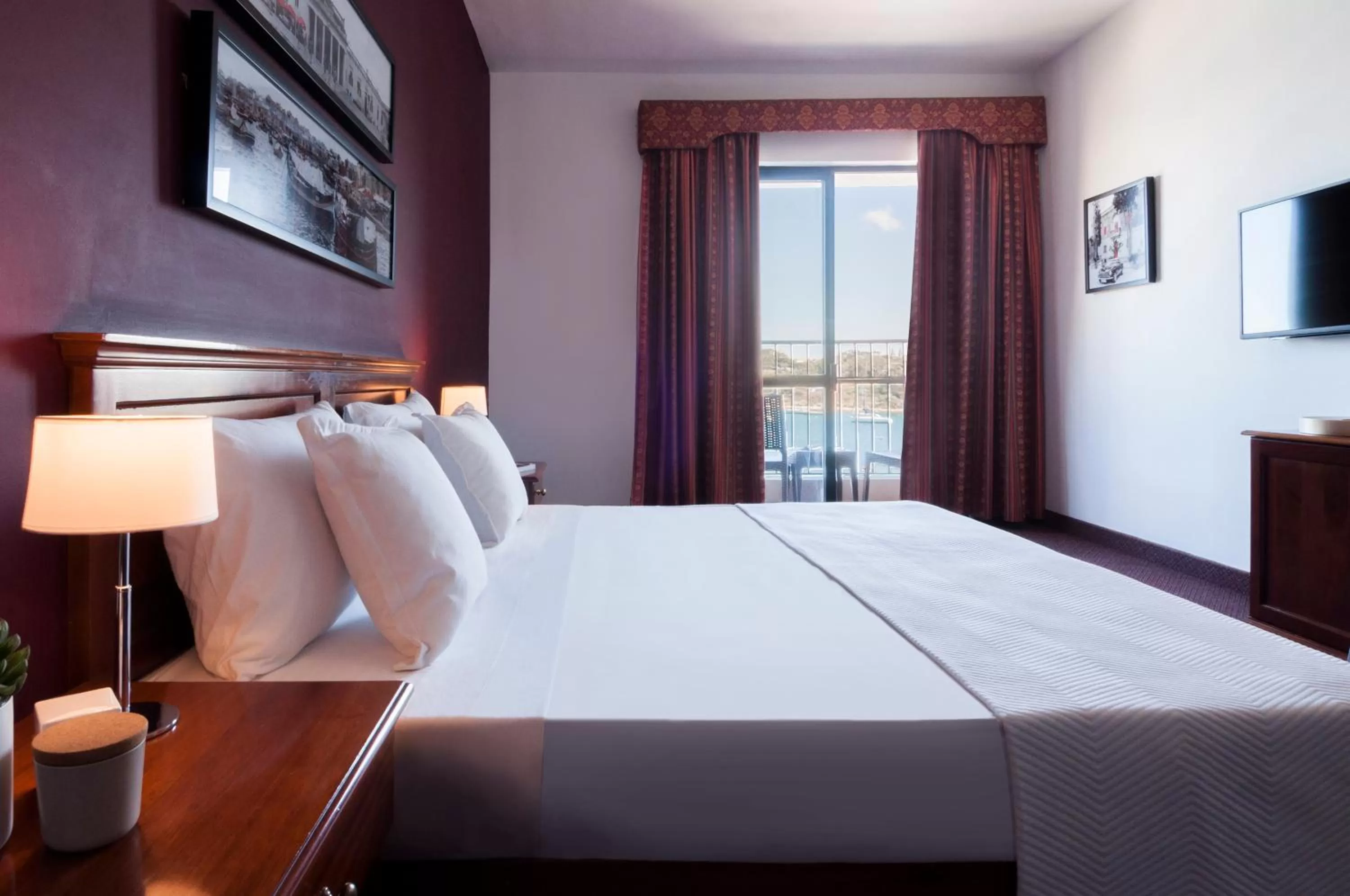 Standard Double or Twin Room with Sea View in Sliema Hotel by ST Hotels
