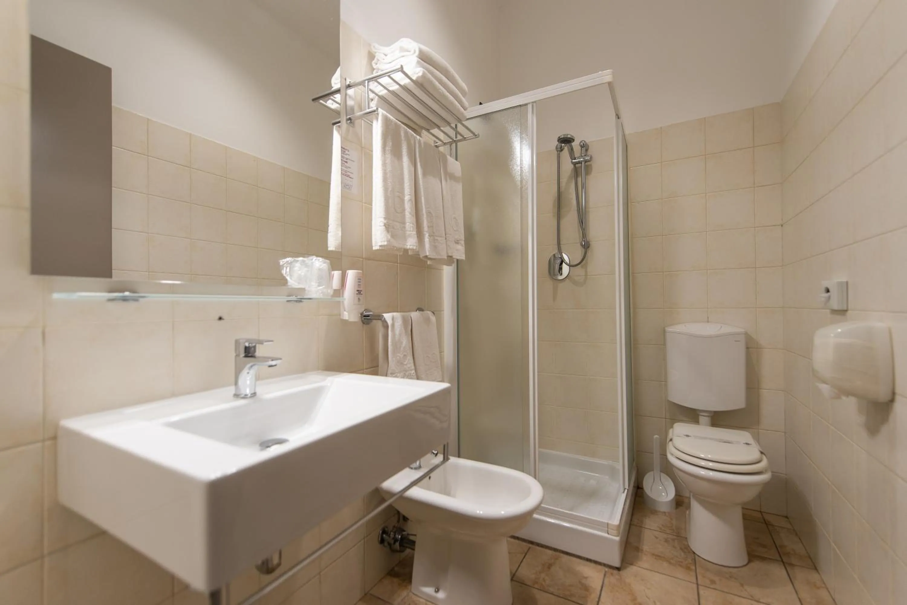 Quadruple Room in Best Quality Hotel Dock Milano