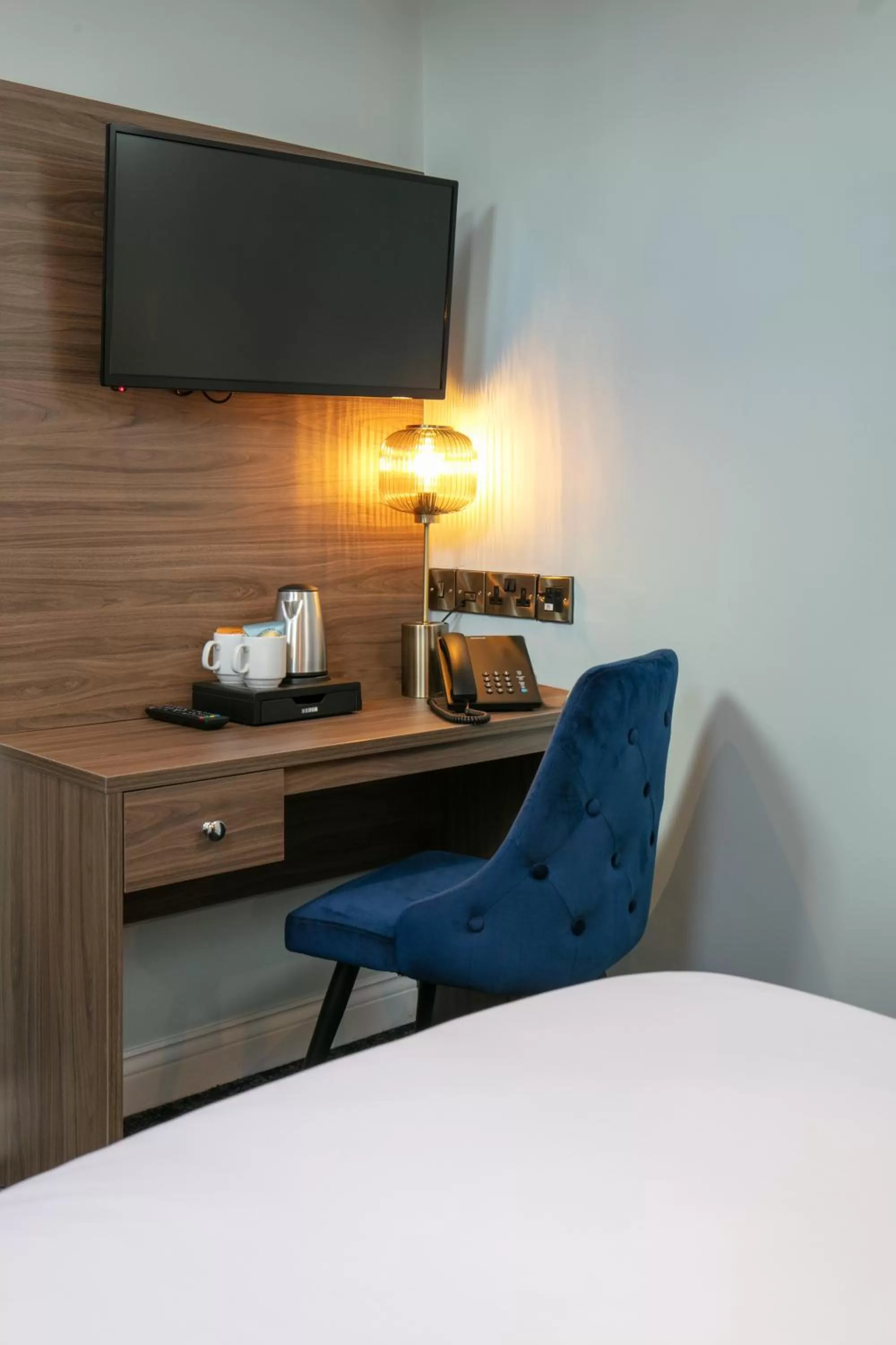 Standard Single Room in Best Western Hotel 99