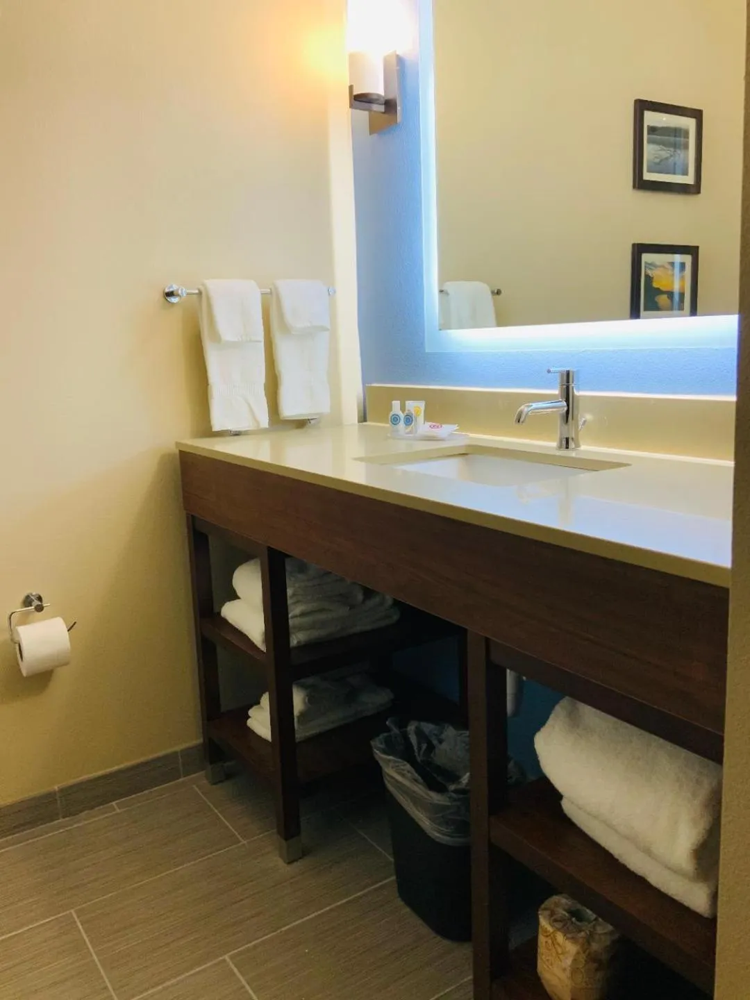 Queen Suite with Two Queen Beds and Bathtub - Non-Smoking in Comfort Suites Cedar Park - Austin Northwest