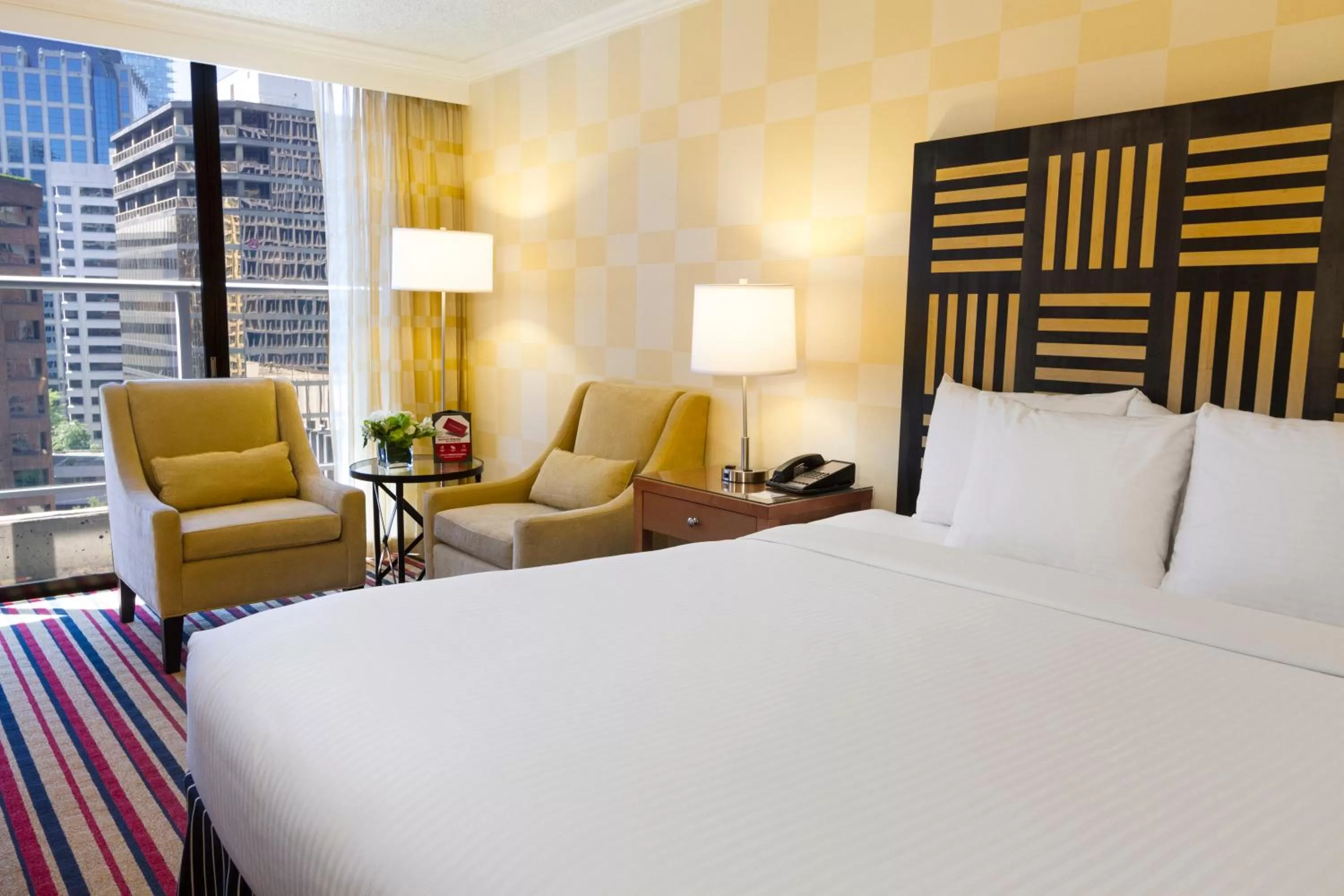 City Side King Room in Pinnacle Hotel Harbourfront