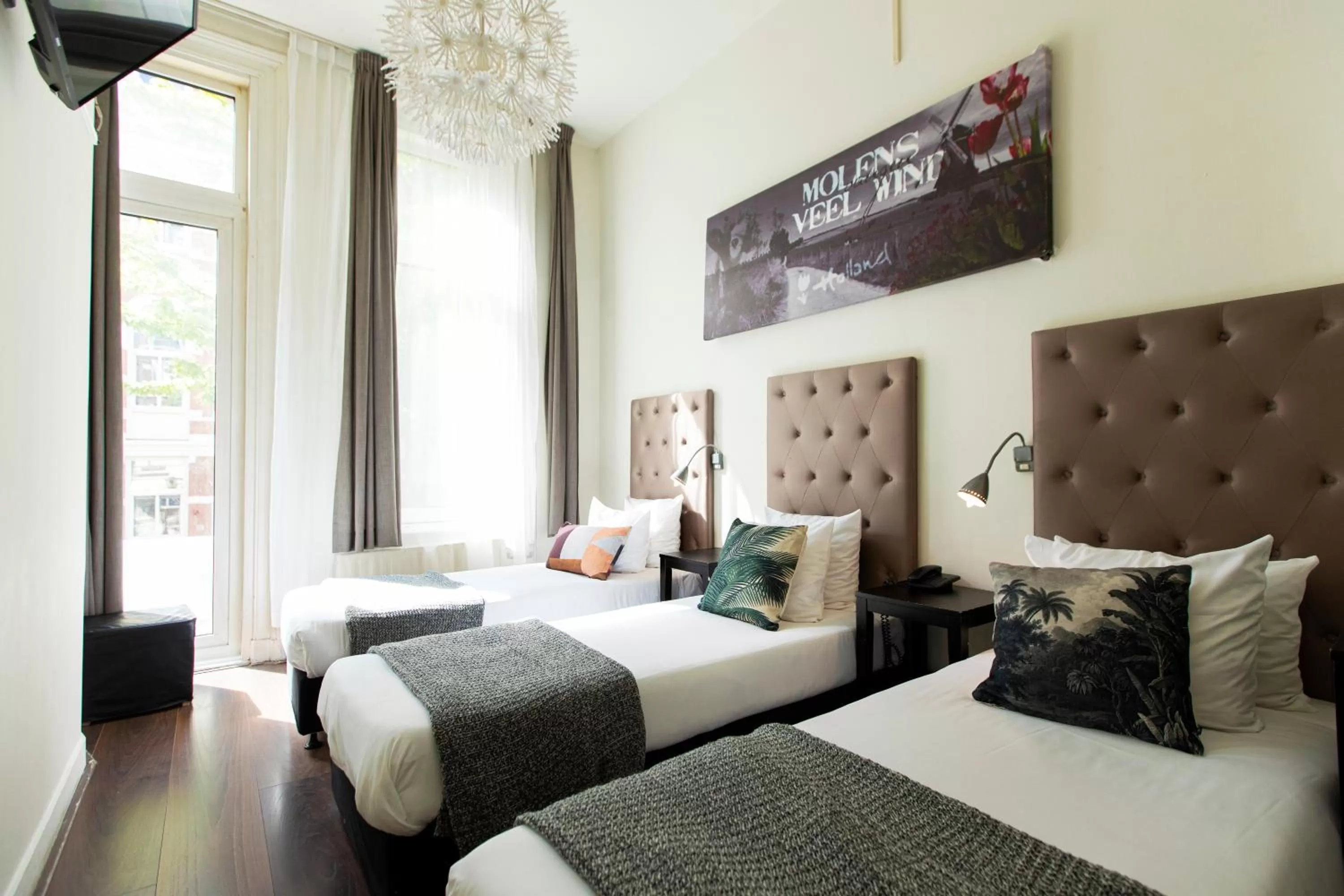 Standard Triple Room in Quentin England Hotel