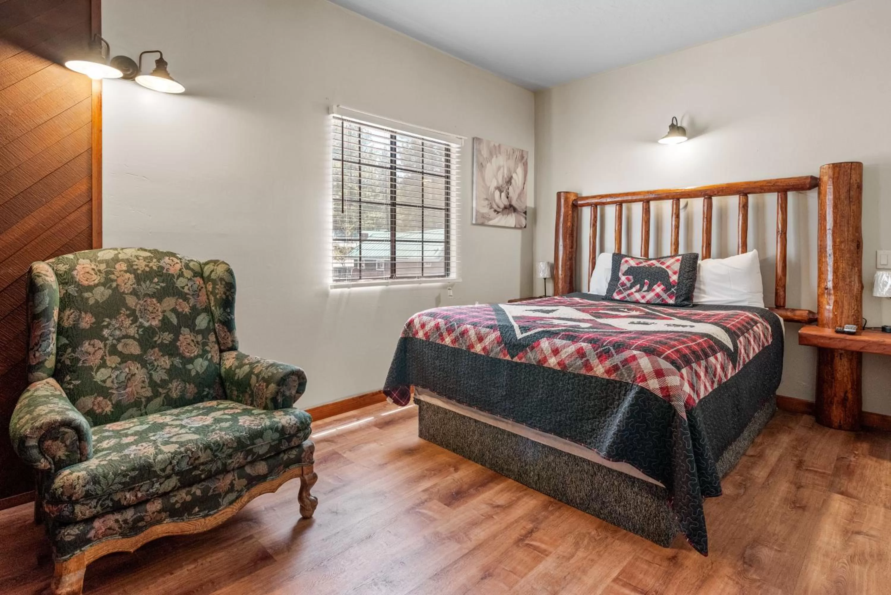 Queen Studio - single occupancy in Black Forest Lodge