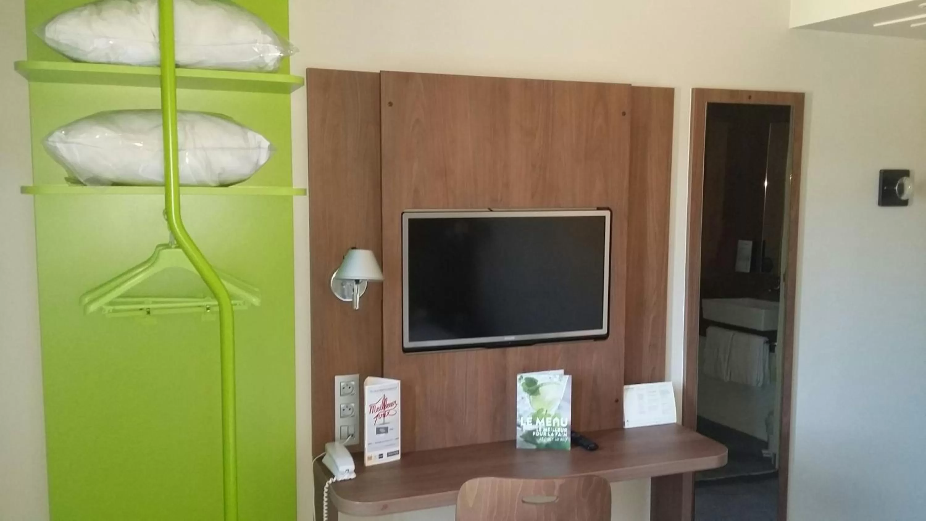 Superior Room - 1 Double Bed 1 Single Bed in Campanile Nancy Centre - Gare