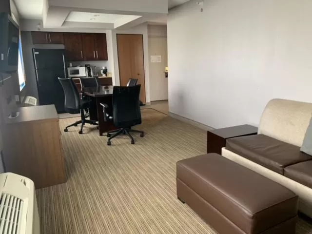 Queen Suite with Two Queen Beds in Holiday Inn Express Adrian by IHG