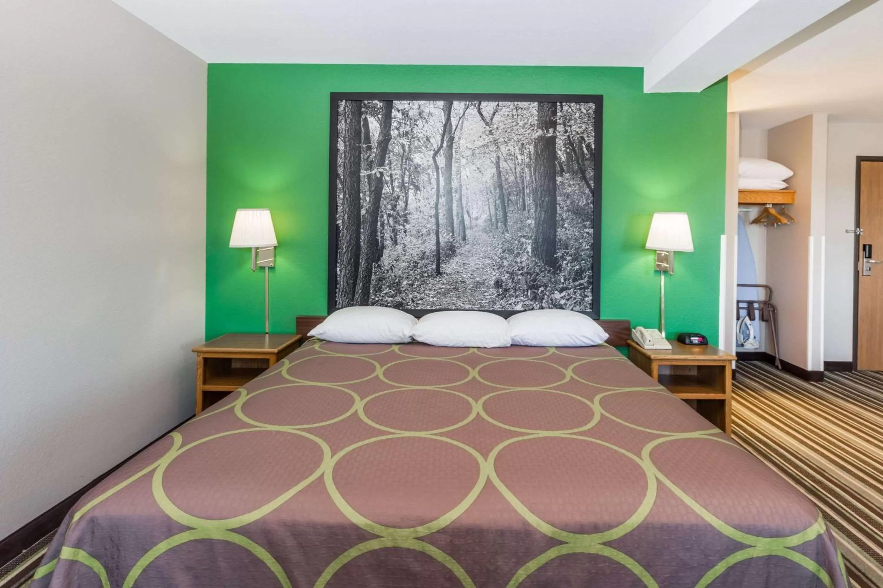 Queen Room - Mobility Access/Non-Smoking in Super 8 by Wyndham Sioux City South