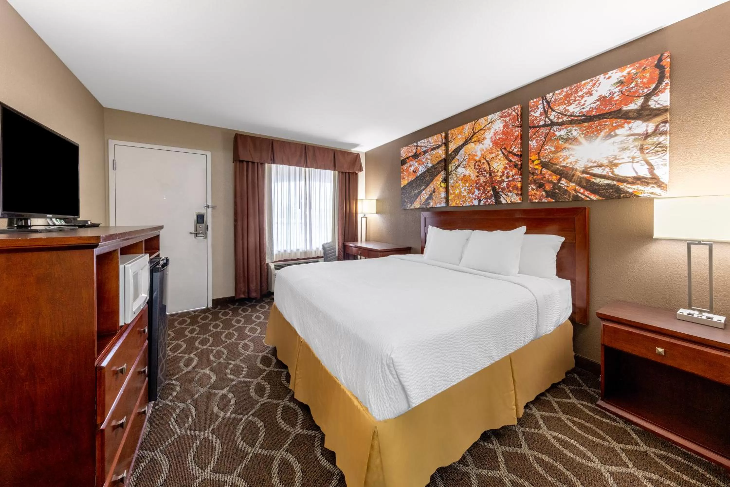 King Room - Non-Smoking in Days Inn by Wyndham St. Robert Waynesville/Ft. Leonard Wood