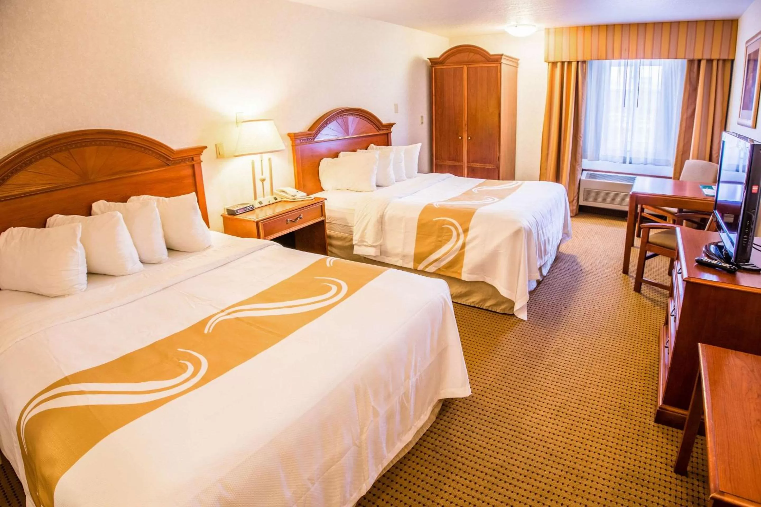 Queen Room with Two Queen Beds - Non-Smoking in Quality Inn & Suites University