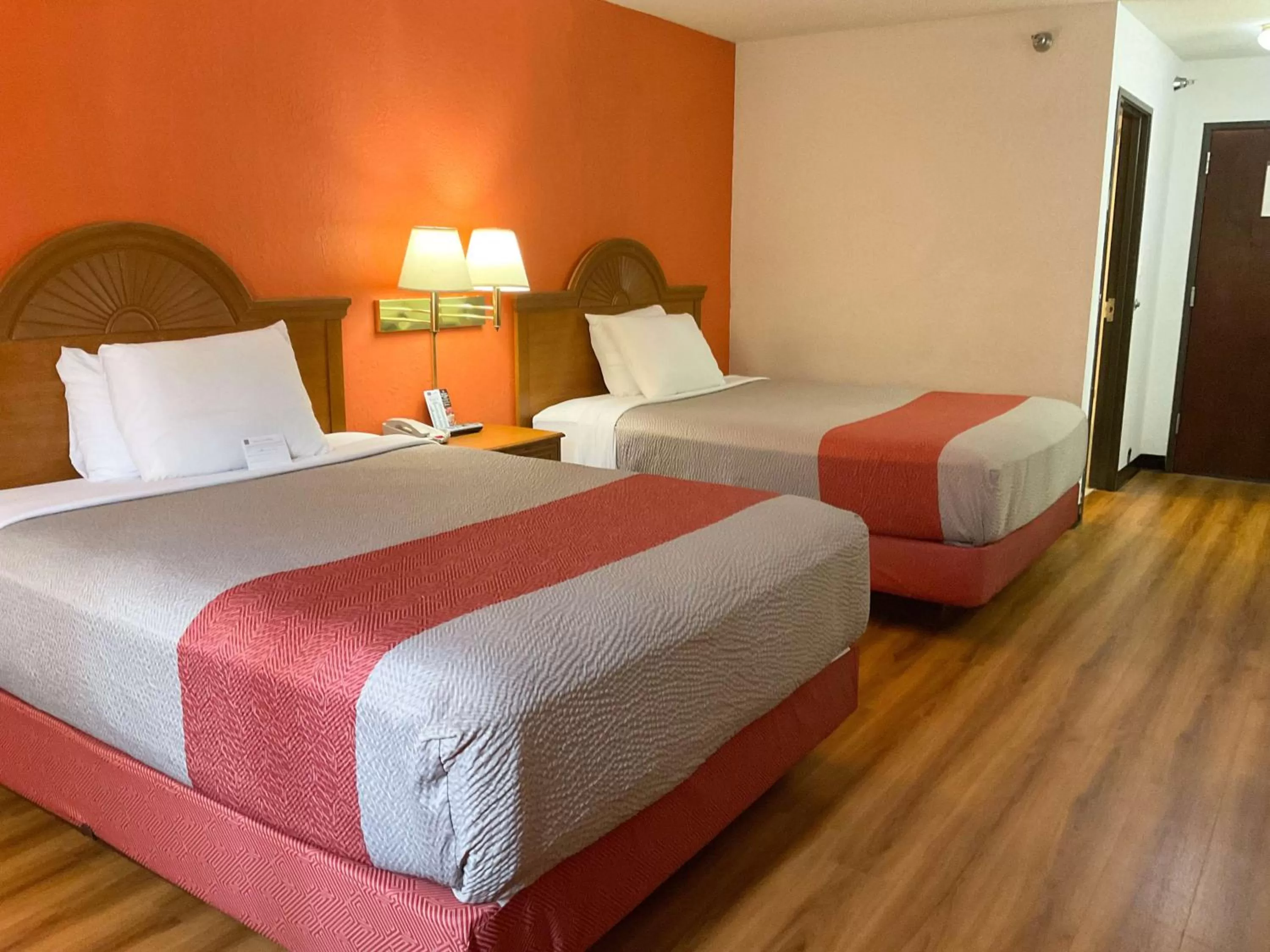 Queen Room with Two Queen Beds - Smoking in Motel 6-Hannibal, MO