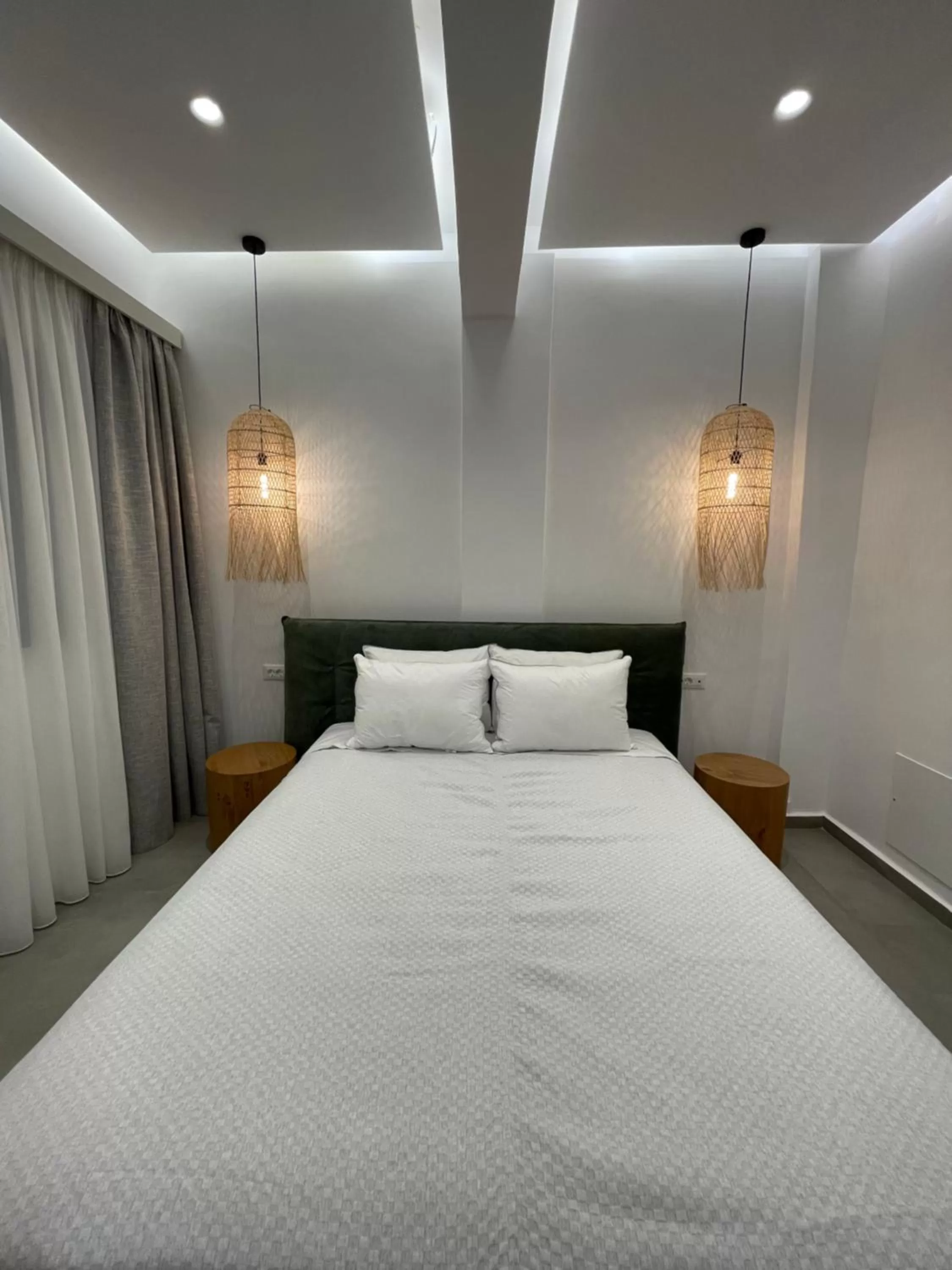 Double Room with Outdoor Hot Tub in Galatia Villas