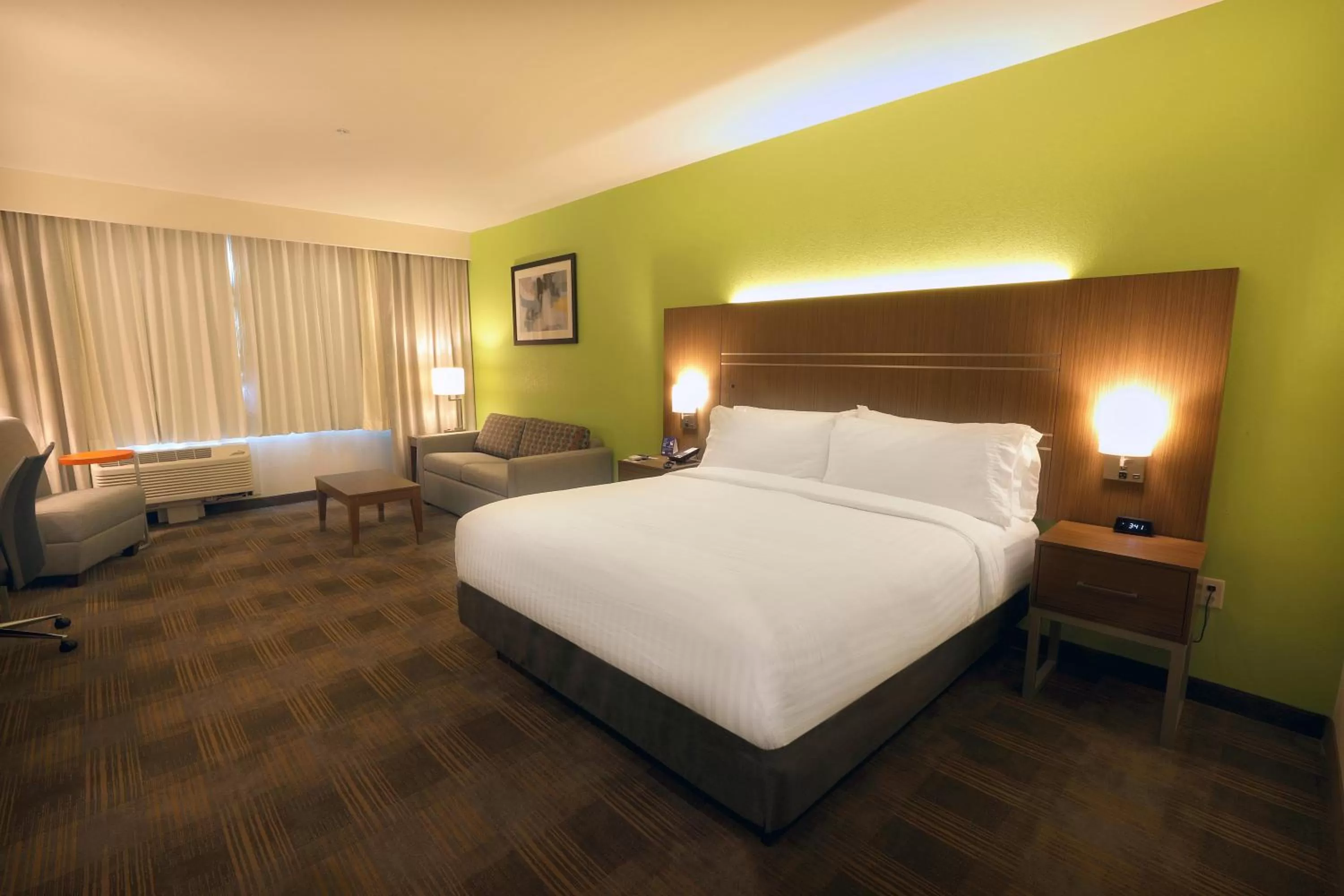 King Suite in Holiday Inn Express & Suites - Dripping Springs - Austin Area by IHG