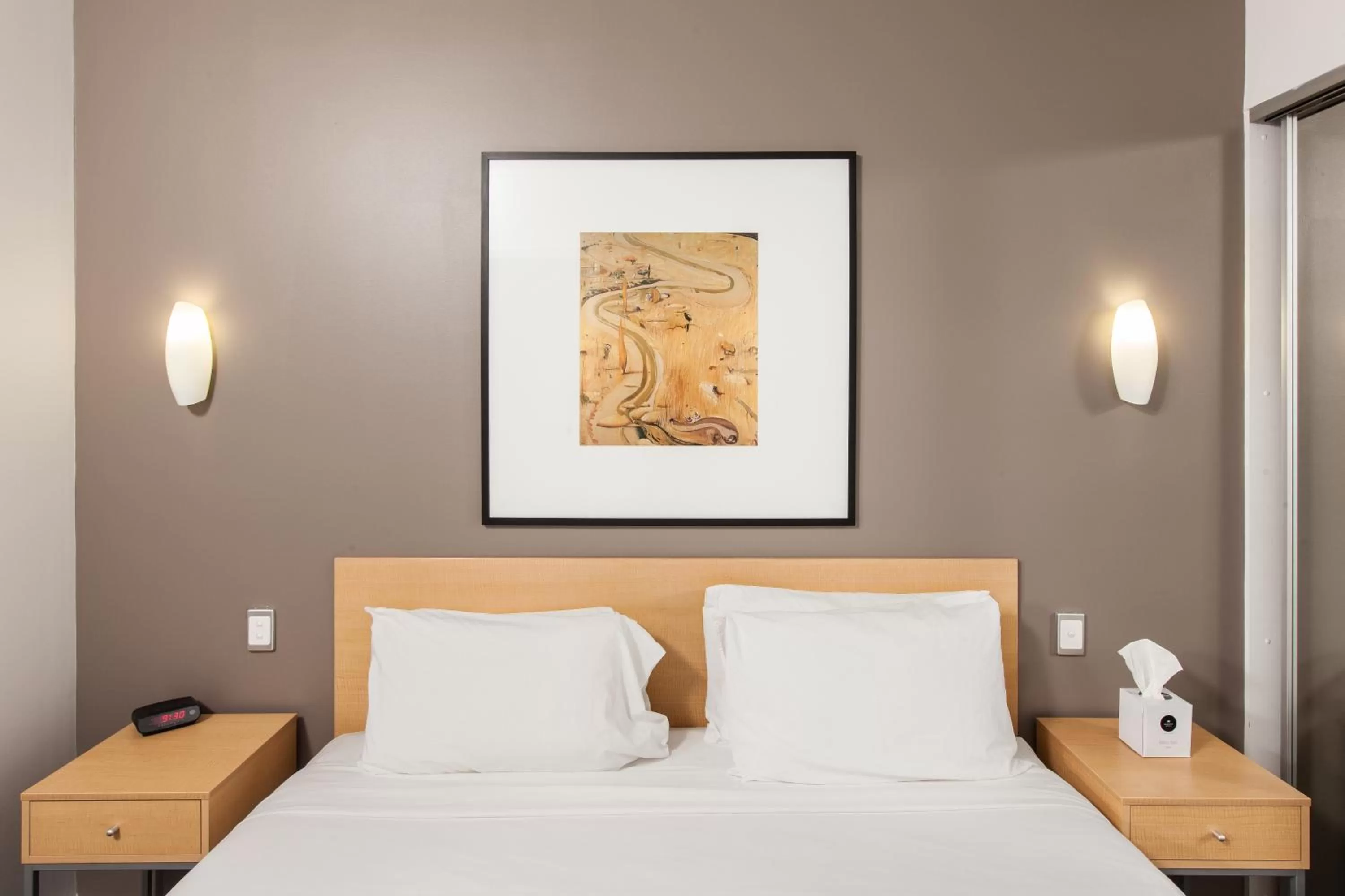 Waterfront Two Bedroom Apartment in Majestic Oasis Apartments