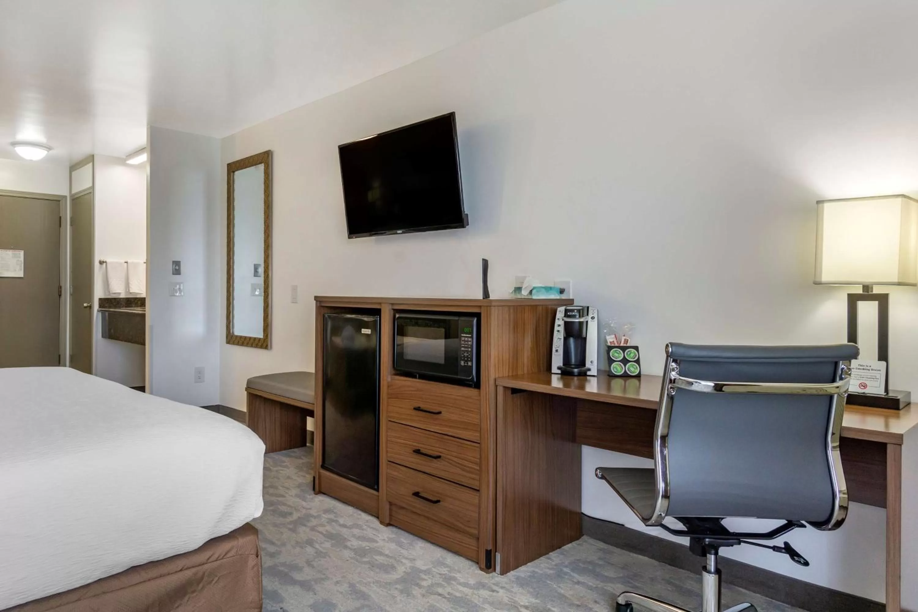 King Room in Best Western PLUS Lake Front Hotel