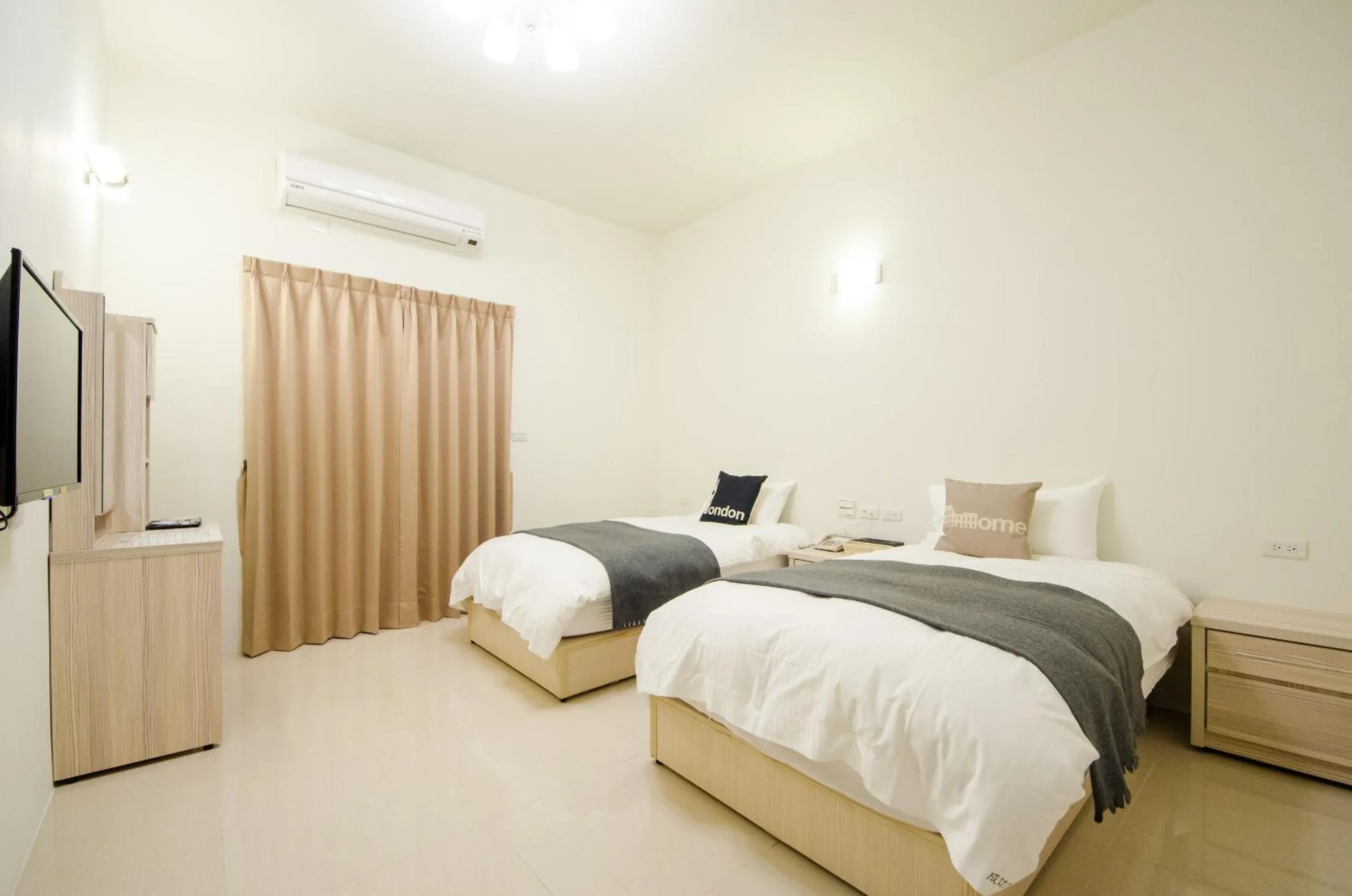 Standard Double or Twin Room in Successful 168 B&B