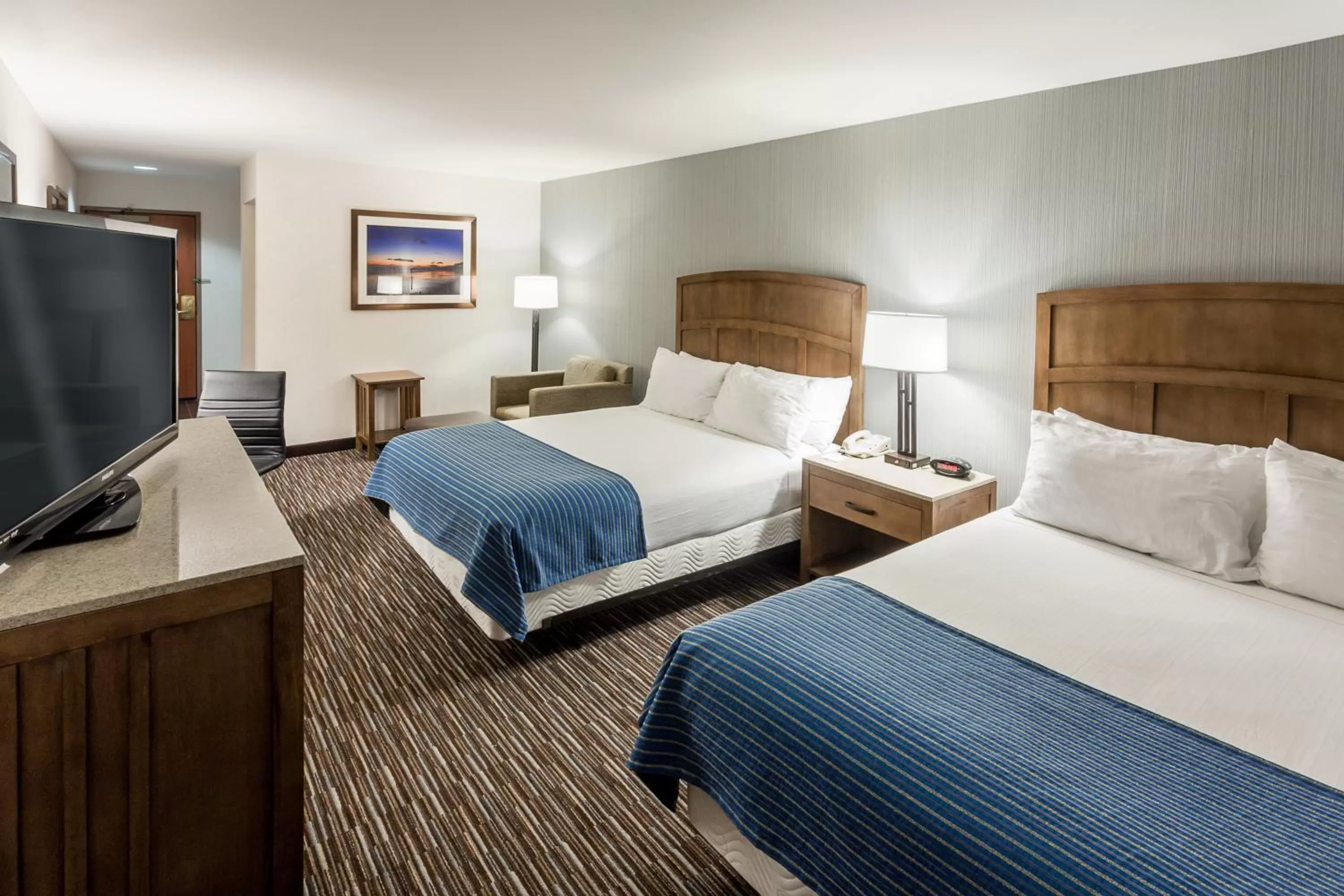 Standard Queen Room with Two Queen Beds - Communications and Mobility Accessible in Holiday Inn Express & Suites Carpinteria by IHG