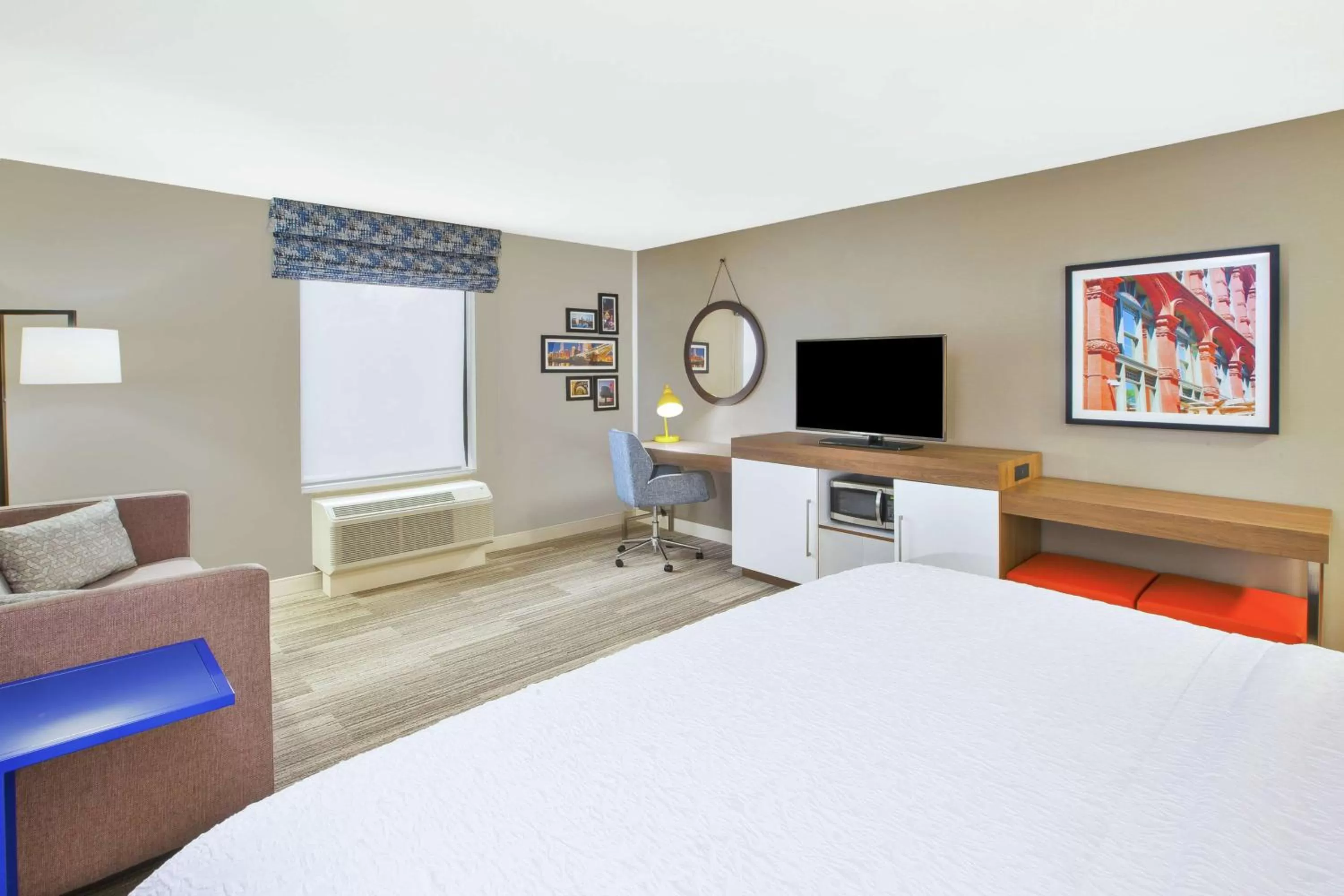 King Room with Sofa Bed - Non-Smoking in Hampton Inn & Suites Oakwood Village-Cleveland