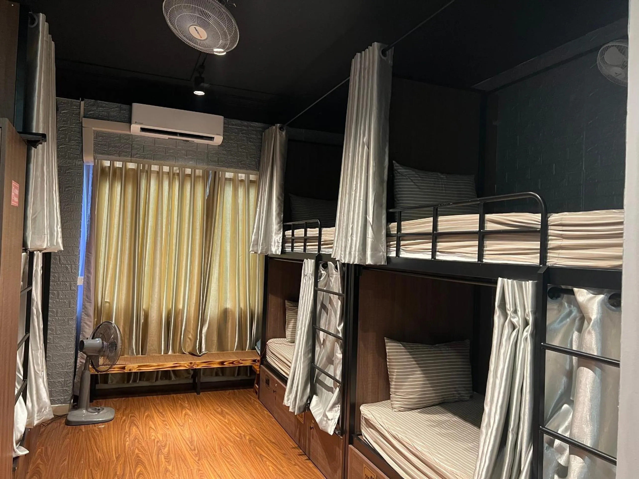 Bunk Bed in Mixed Dormitory Room in Hanoi Luxury Hotel