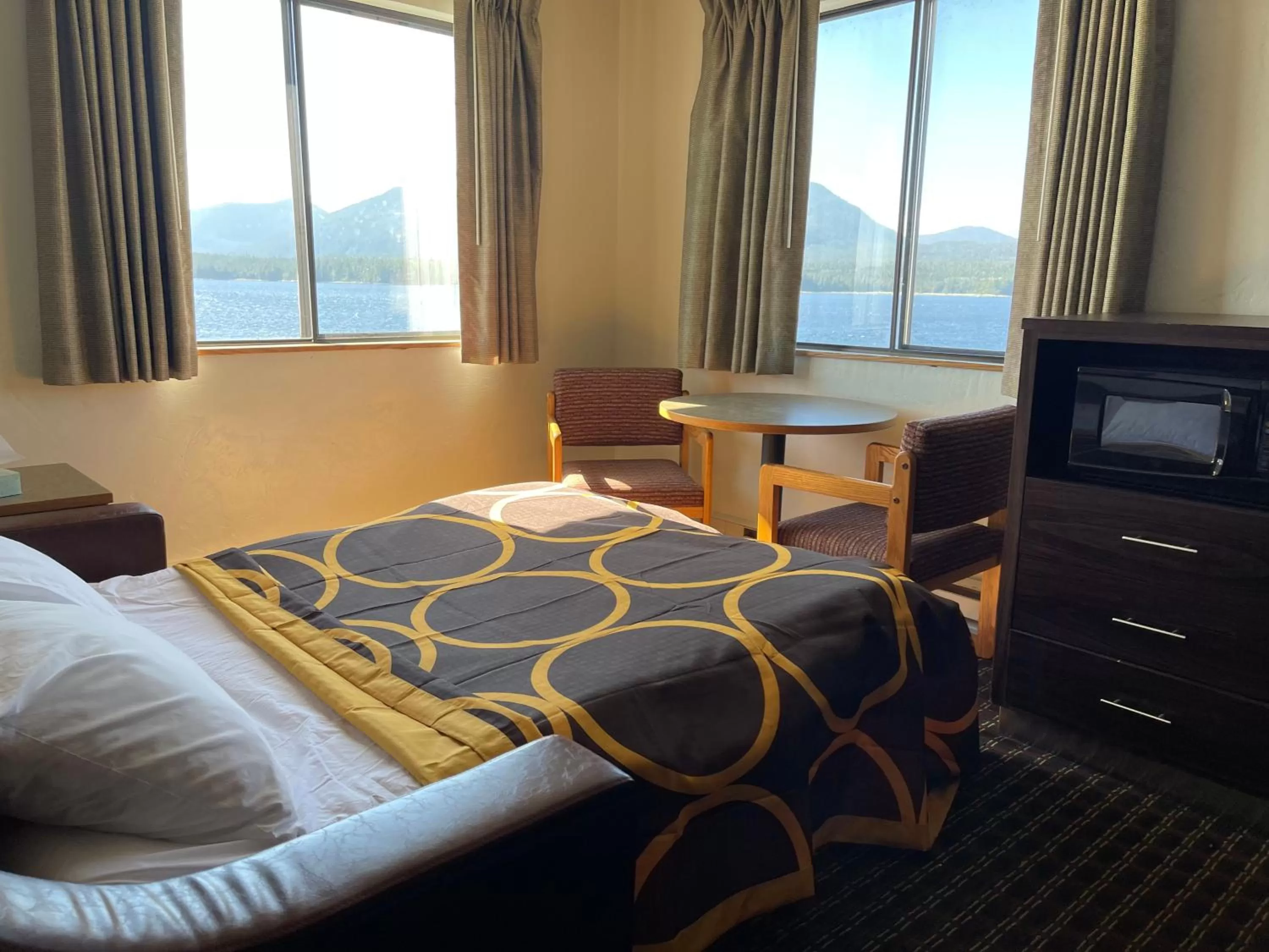 King Studio Suite with Ocean View - Non-Smoking in Super 8 by Wyndham Ketchikan