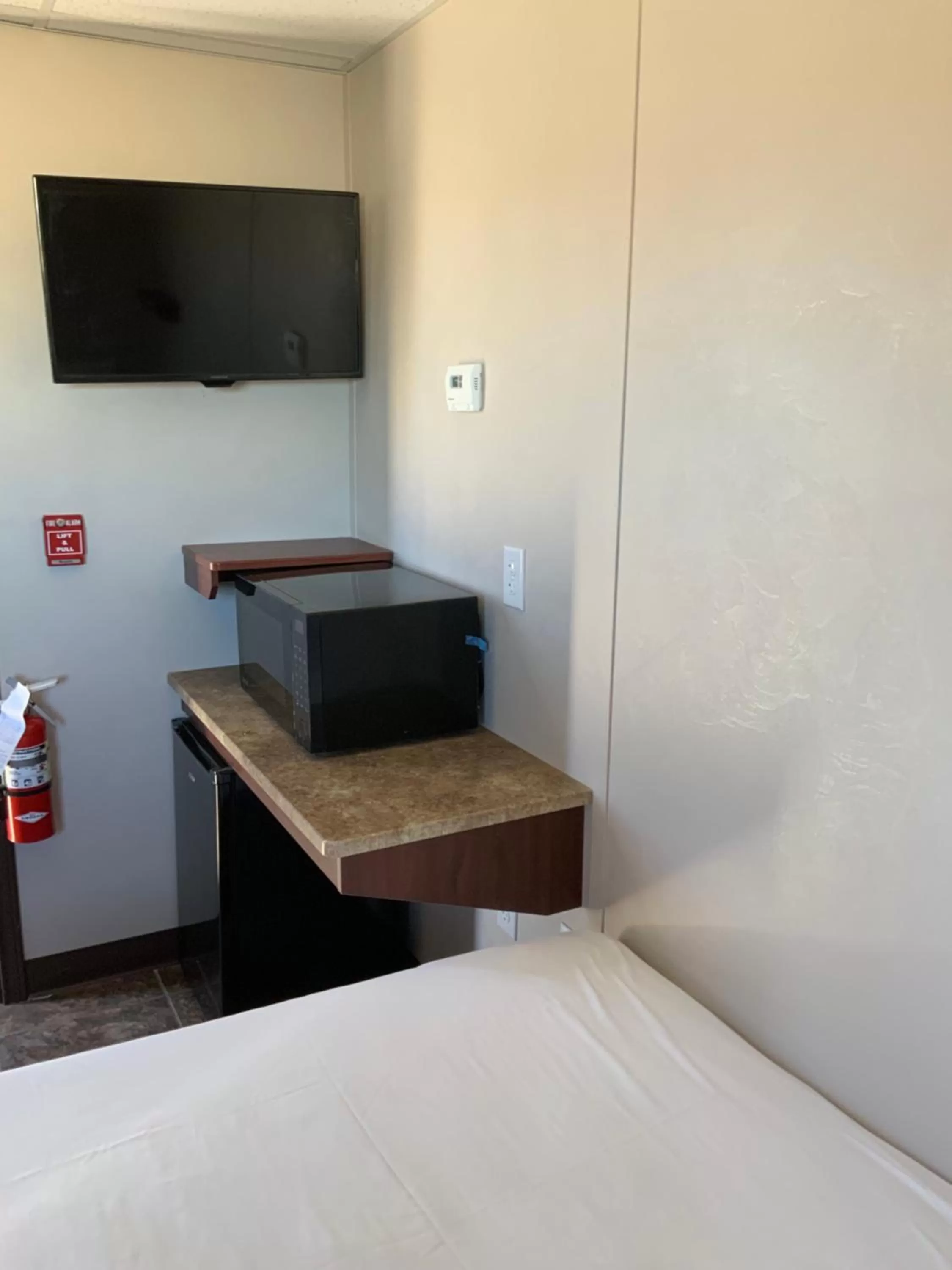 Deluxe Queen Room in Karbani Inn