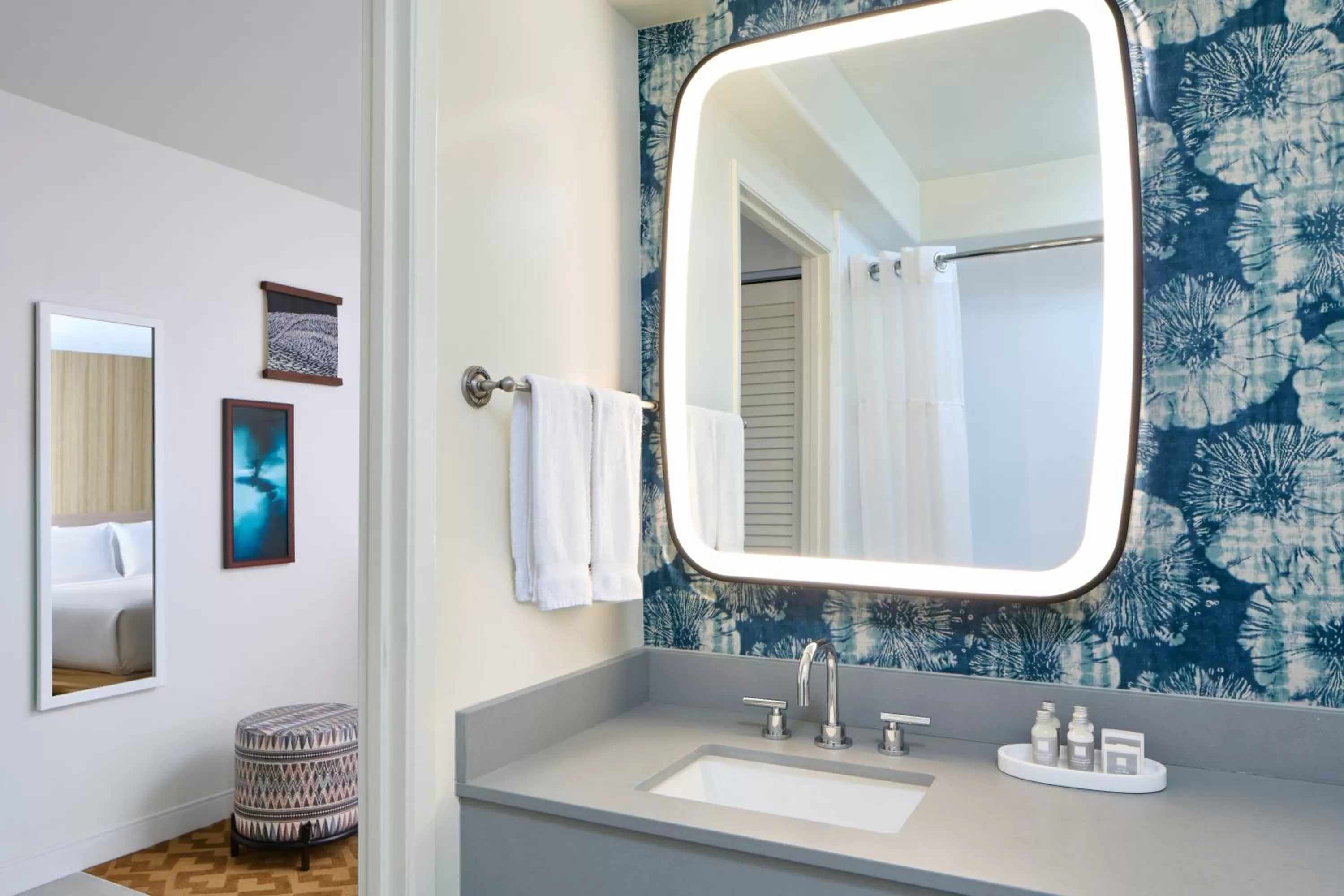 High Floor City View 2 Doubles in Waikiki Malia