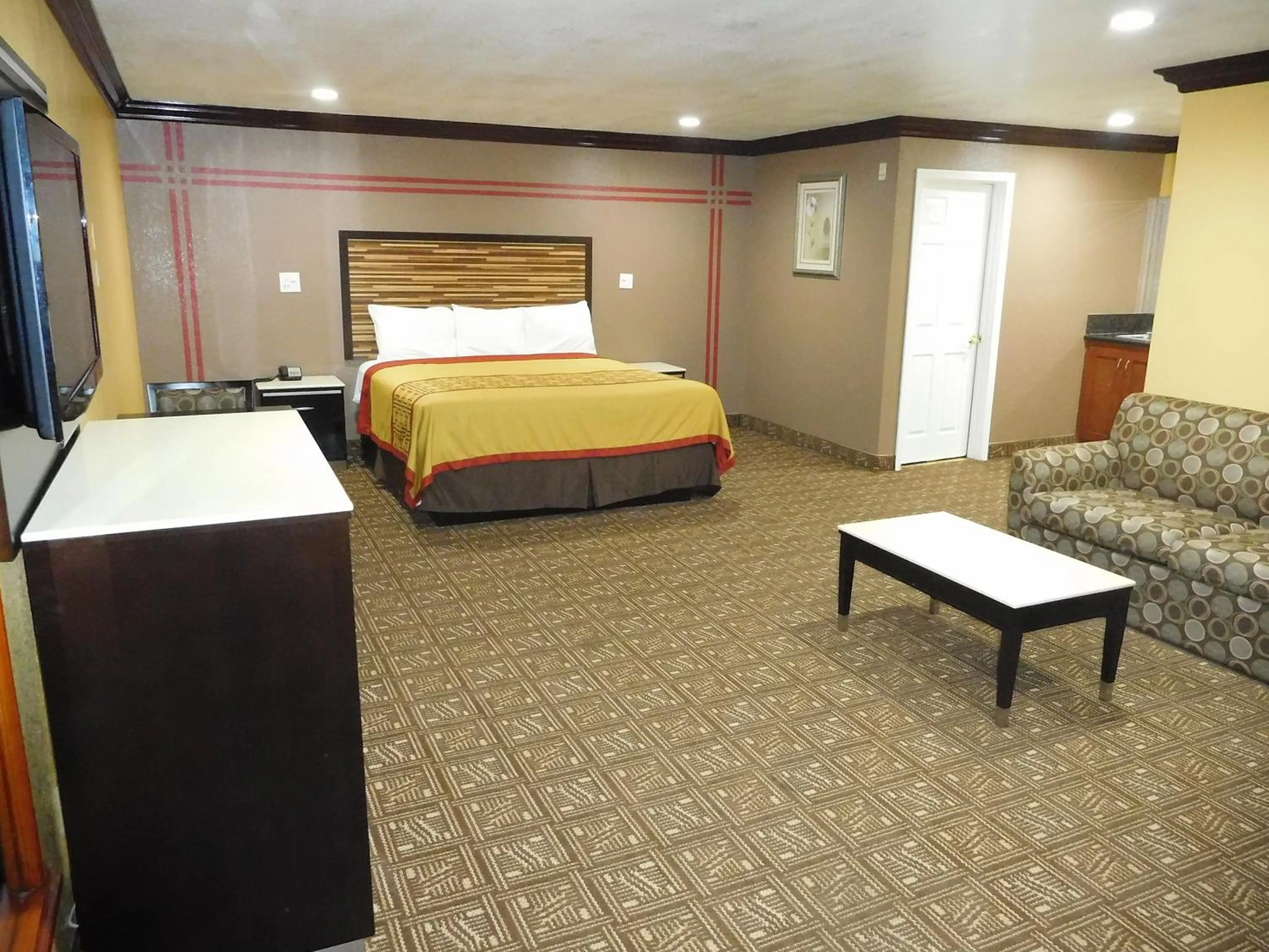 King Suite with Sofa Bed in Diamond Inn