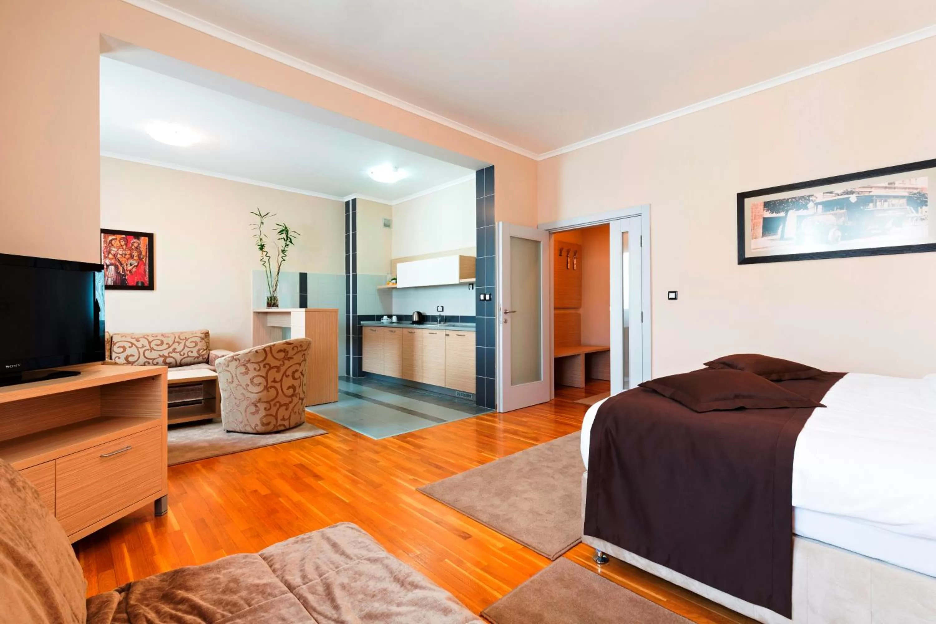 Large Family Suite in Garni Hotel Nevski