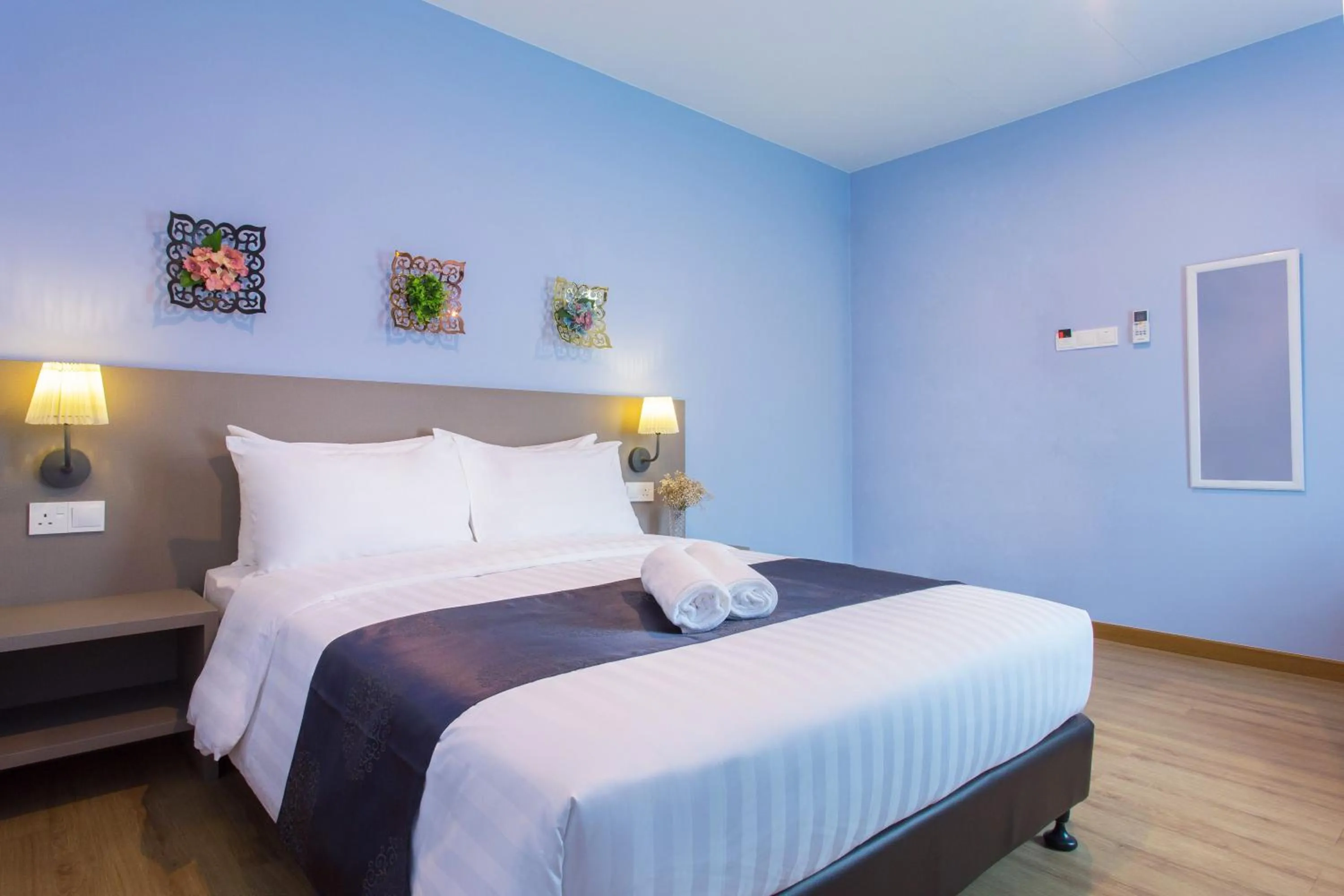 Standard Queen Room in DK Hotel