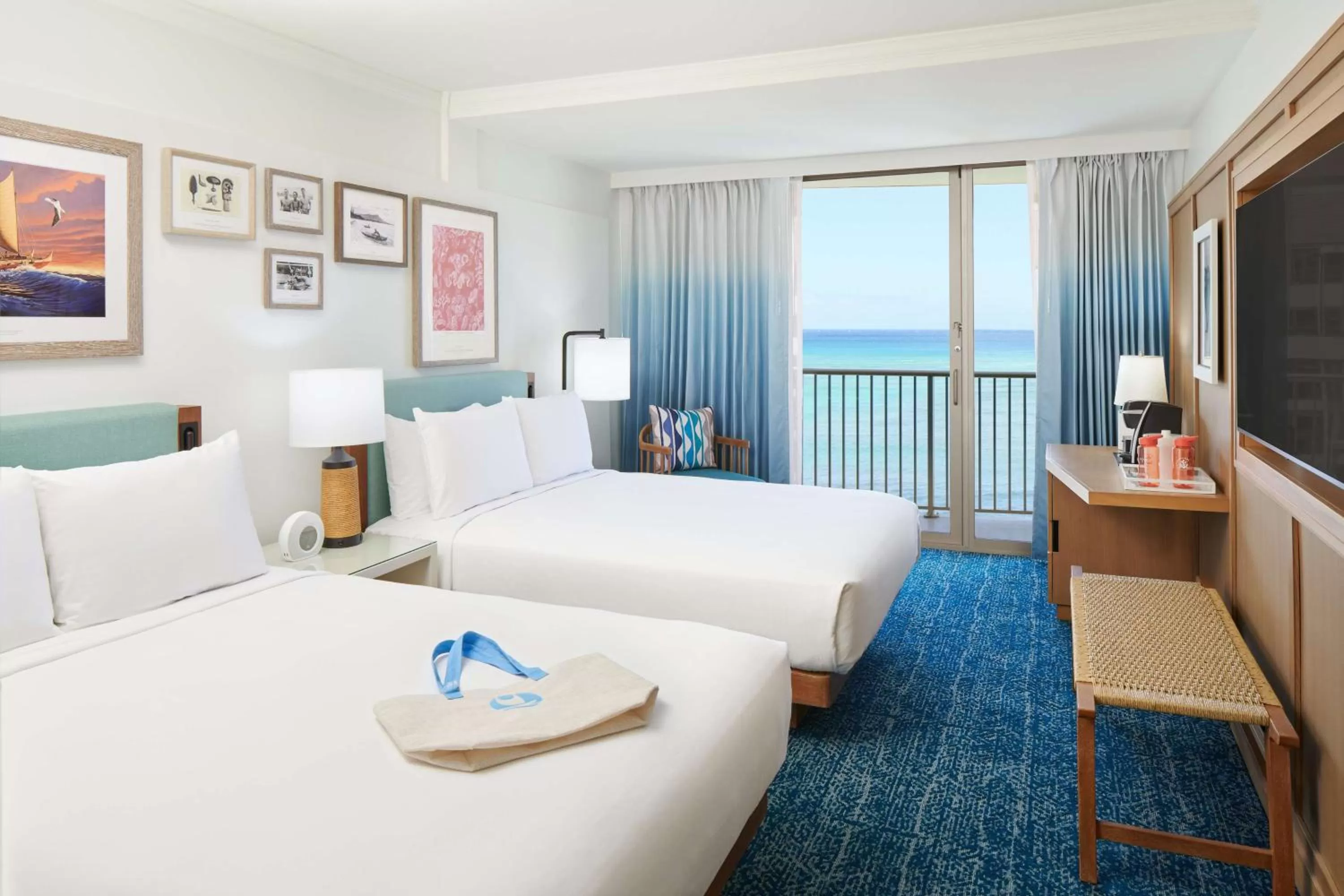 Club Oceanfront 2 Queen Beds in OUTRIGGER Reef Waikiki Beach Resort
