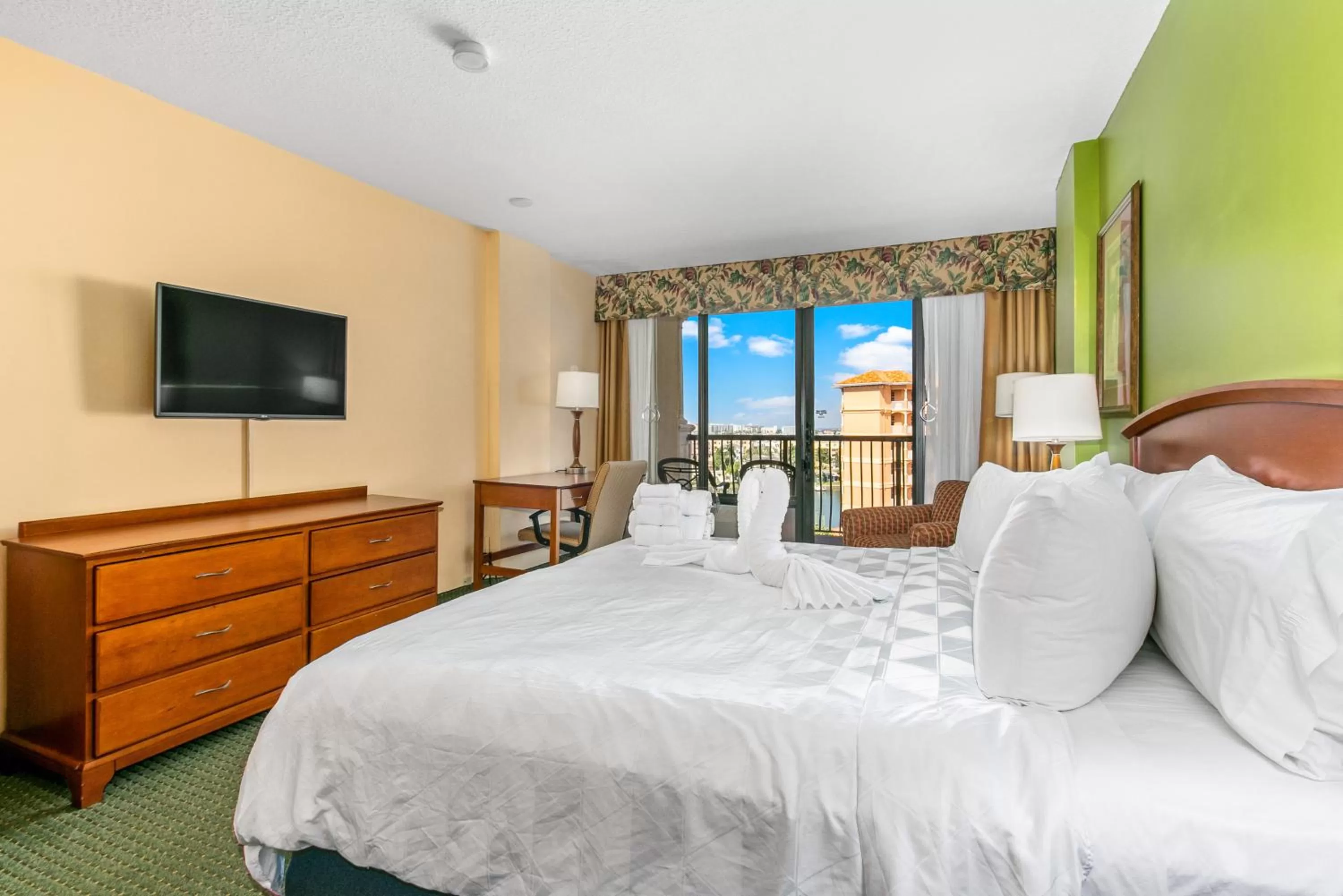 One-Bedroom Suite with Balcony and City VIew in Holiday Inn & Suites Clearwater Beach by IHG