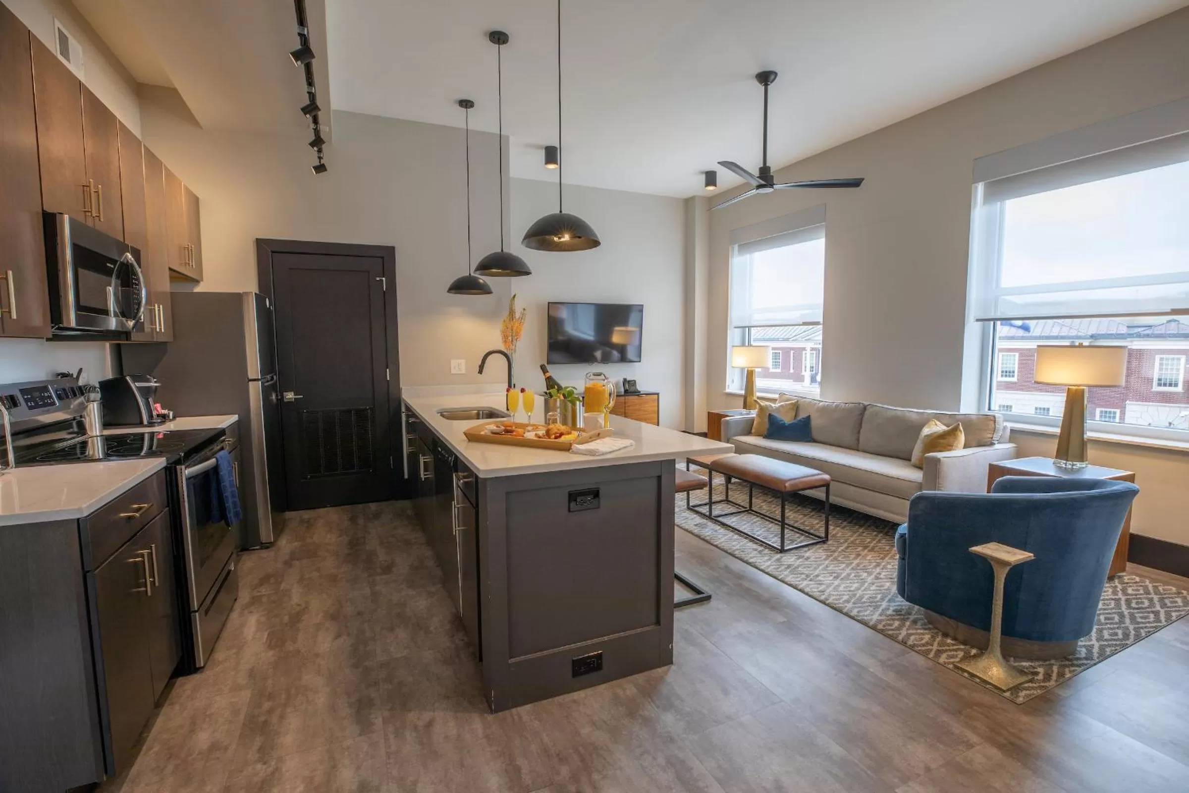 King Suite in The Bee Hotel, Danville