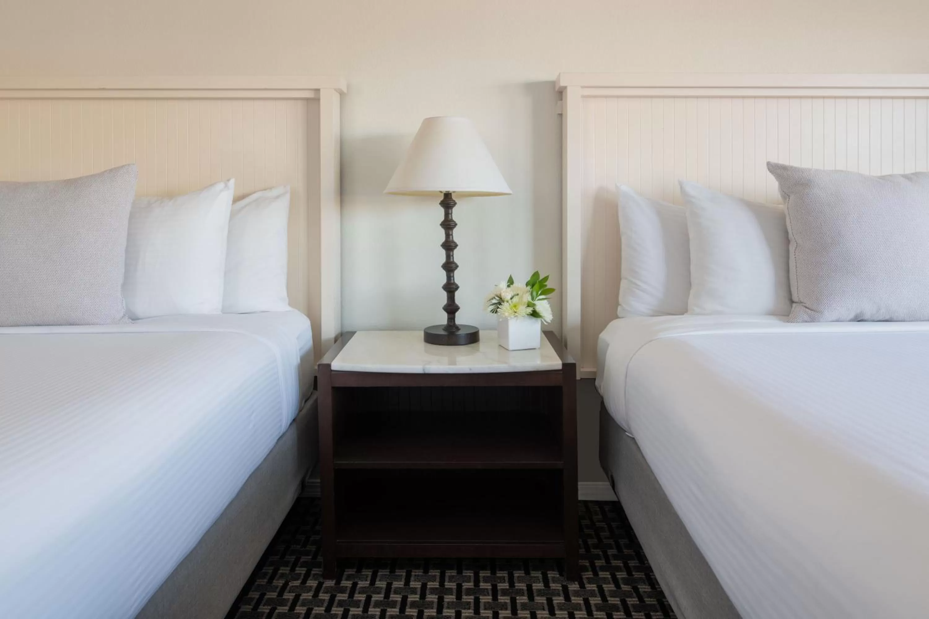 Queen Room with Two Queen Beds - Disability Access in The Lodge at Tiburon