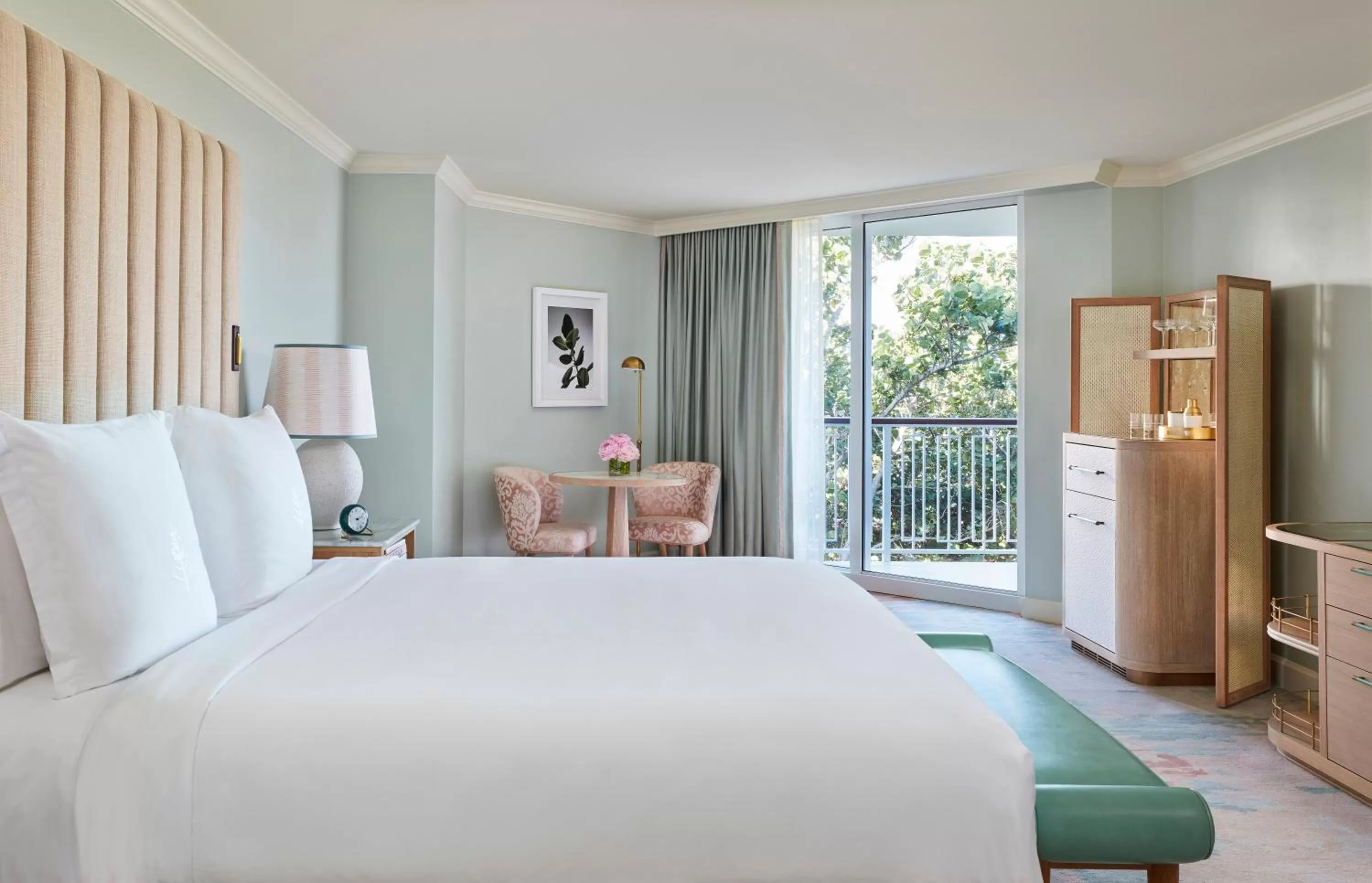 Accessible Palm View Room - King Bed in Four Seasons Resort Palm Beach