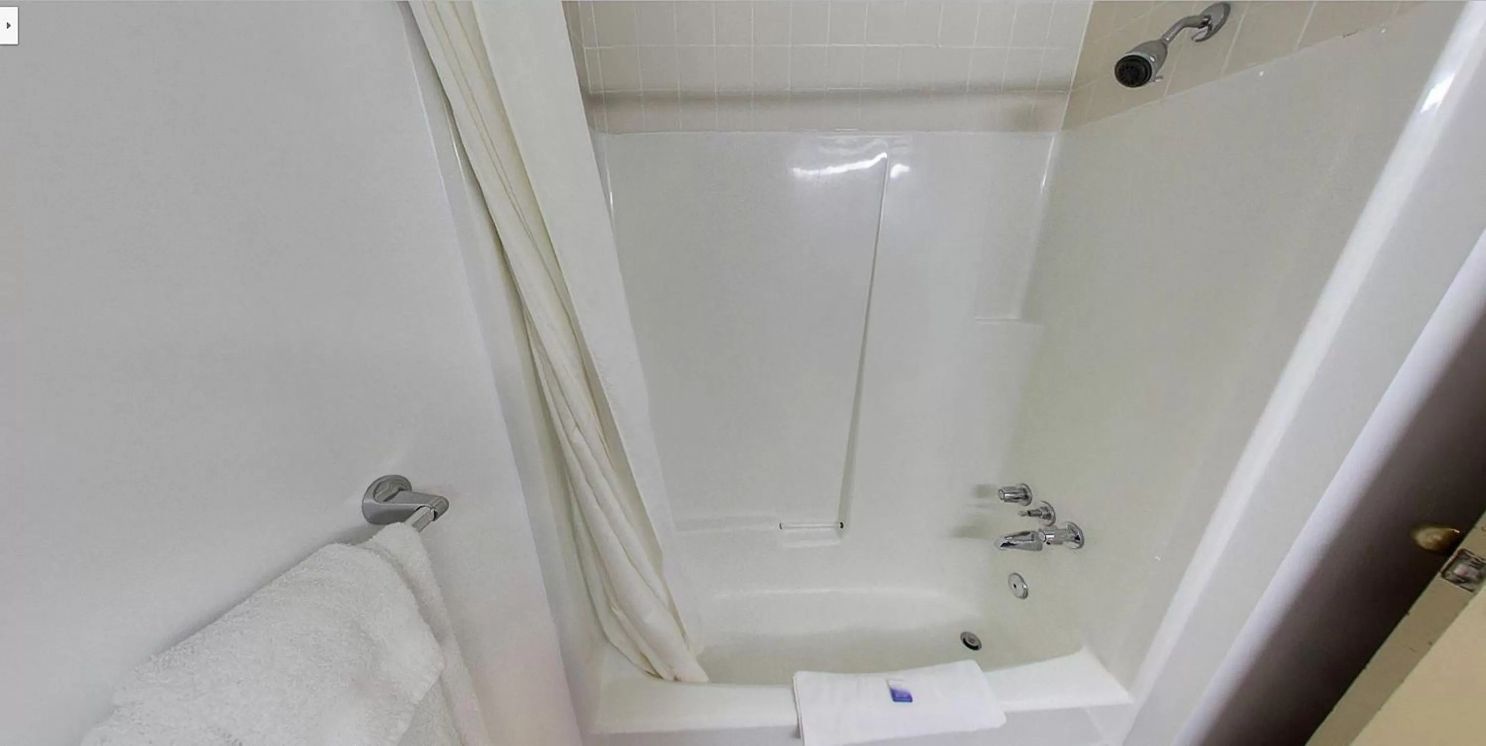 King Room - First Floor - Non-Smoking in Super 8 by Wyndham Sudbury ON