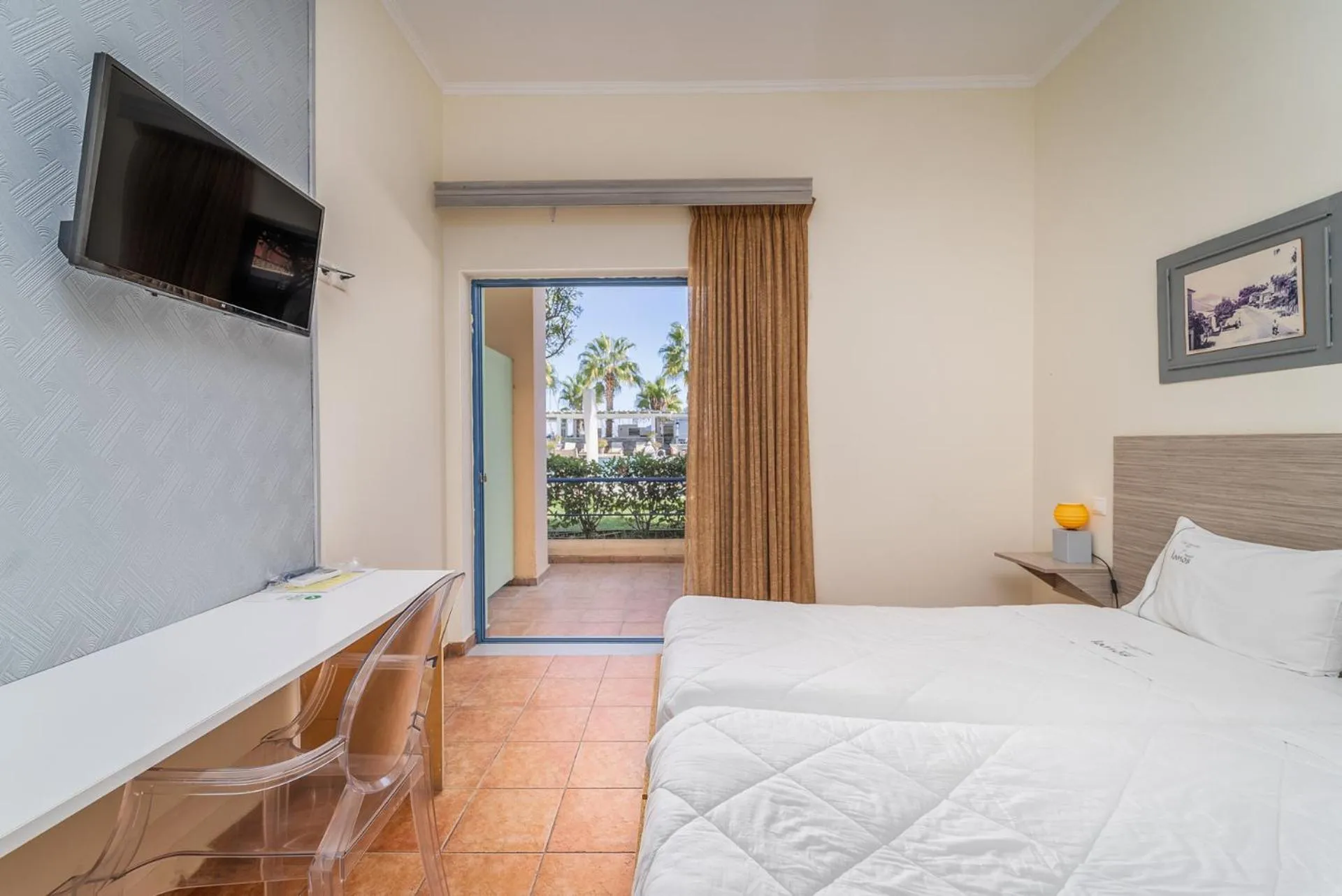 Bedroom, Bed in Ianos Hotel