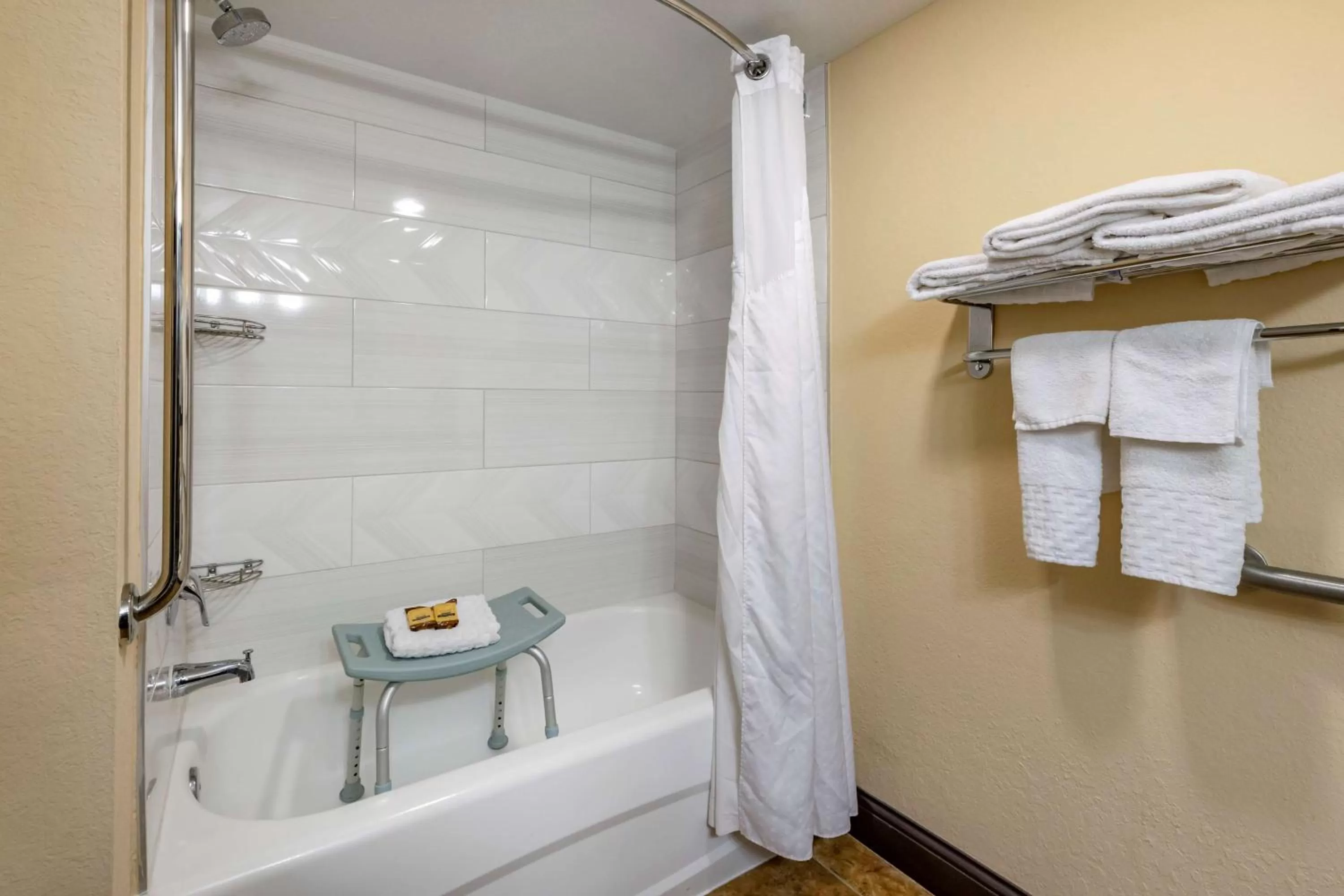 Queen Room with Two Queen Beds - Disability Access/Non-Smoking in Best Western Plus Flagler Beach Area Inn & Suites
